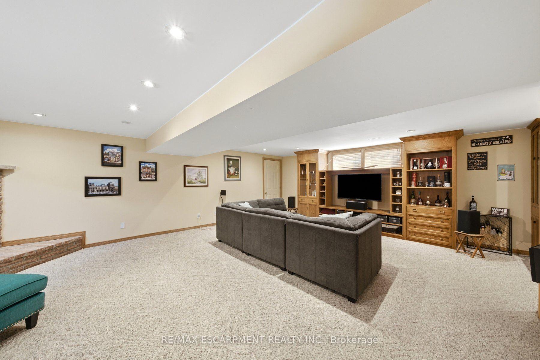 Photo 23 of 16 Redwood Court, Hamilton, Stoney Creek — HOMEH