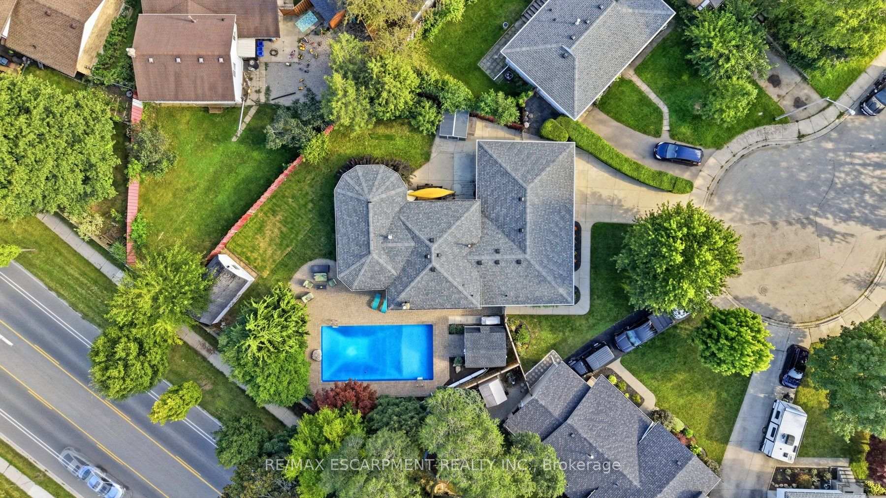 Photo 40 of 16 Redwood Court, Hamilton, Stoney Creek — HOMEH