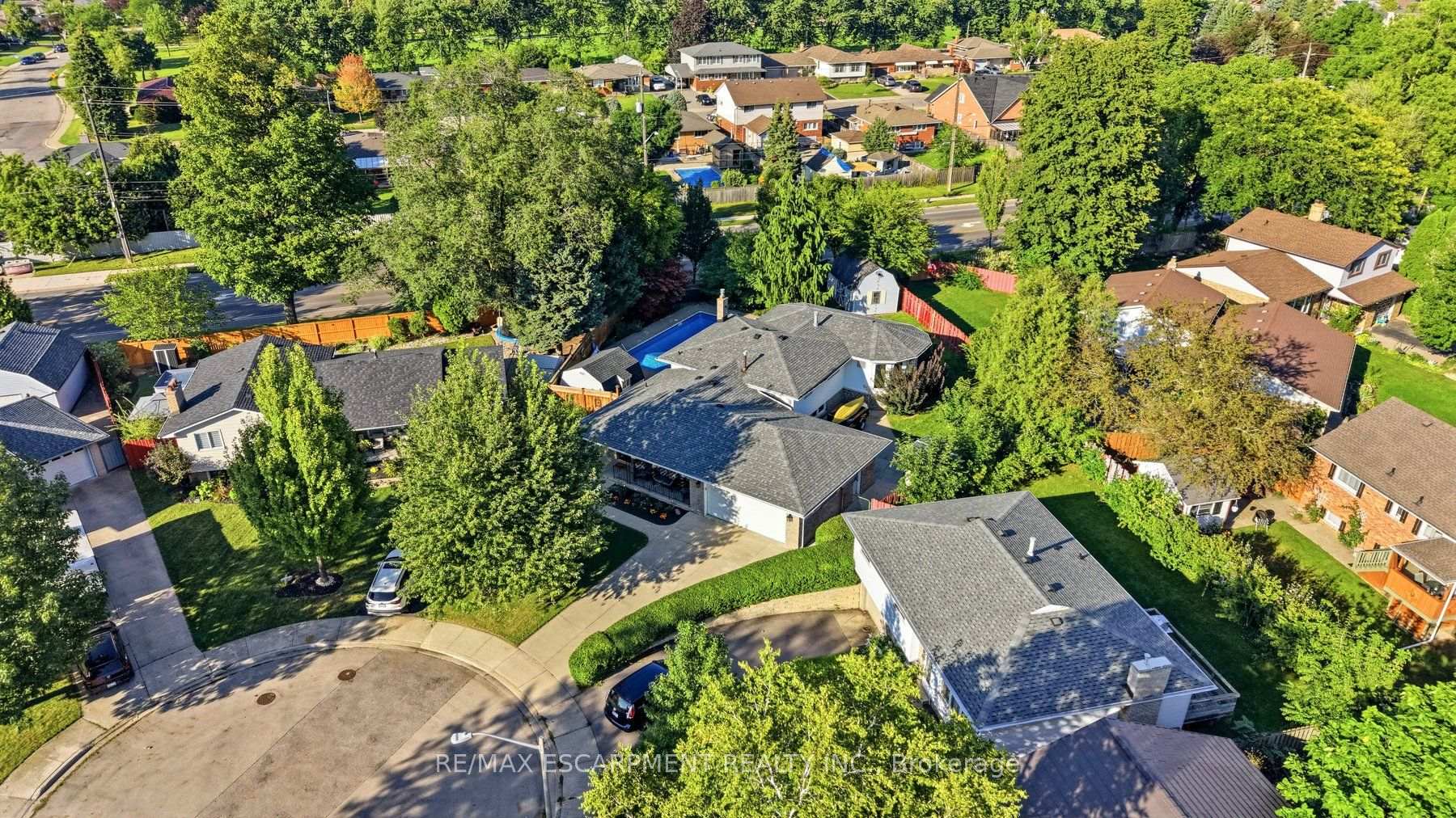 Photo 41 of 16 Redwood Court, Hamilton, Stoney Creek — HOMEH