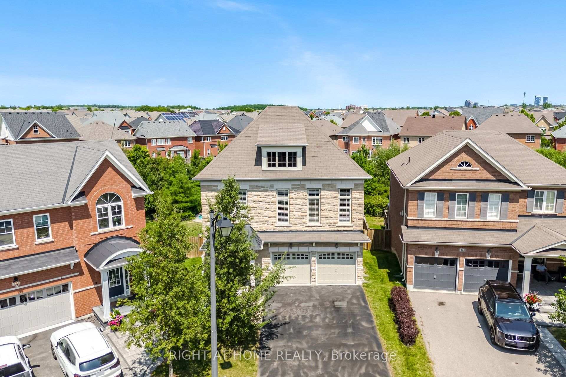 Photo 2 of 420 Nairn Circle, Milton, Scott — HOMEH
