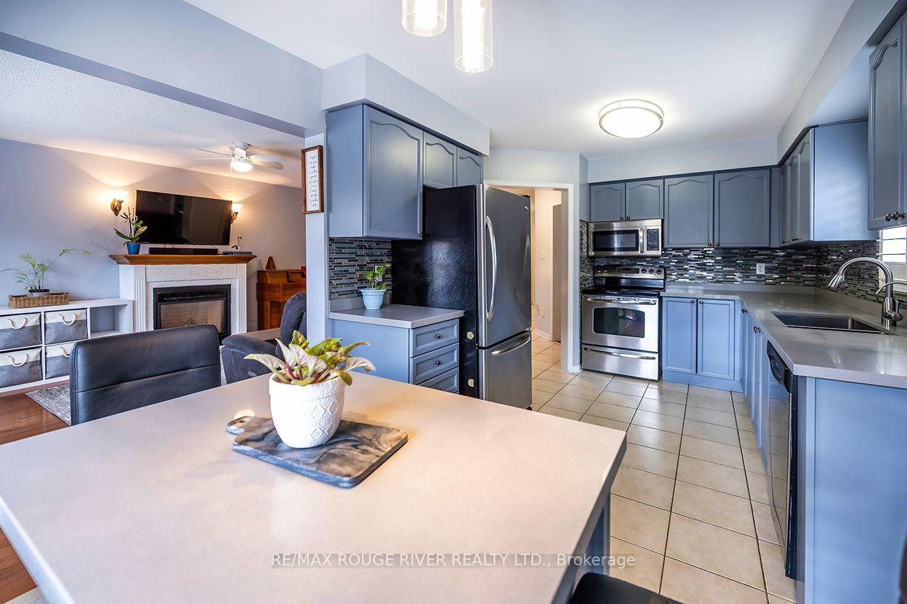 Photo 13 of 22 Steinway Drive, Scugog, Port Perry — HOMEH