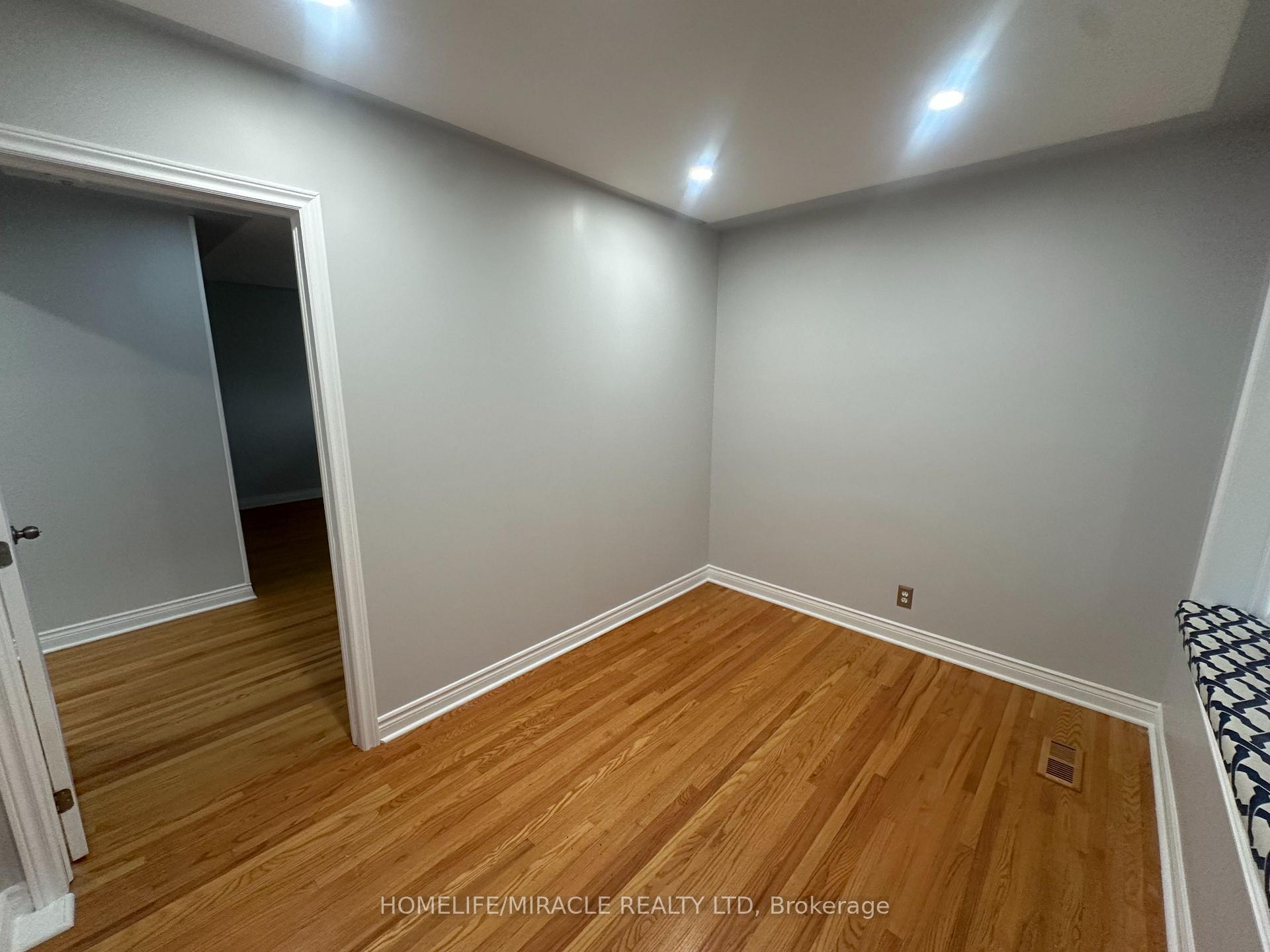 Photo 3 of 88 Maywood Road, Kitchener, Vanier - Kitchener — HOMEH