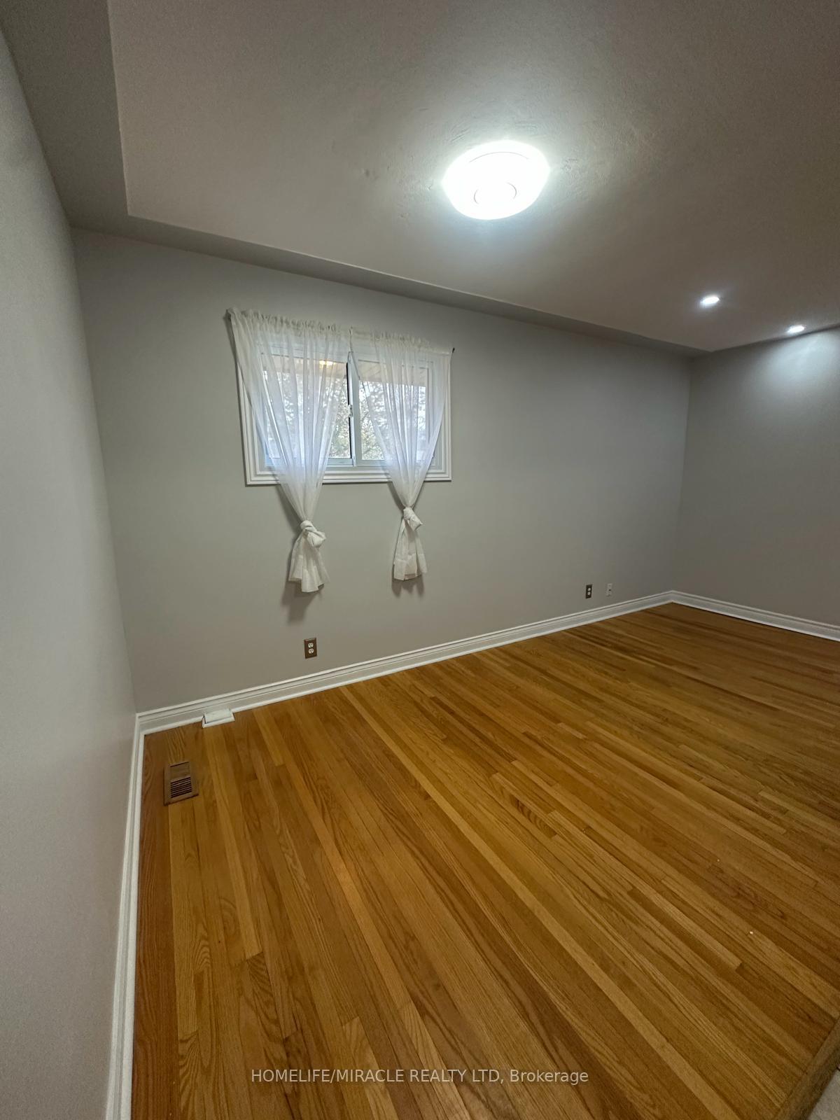 Photo 13 of 88 Maywood Road, Kitchener, Vanier - Kitchener — HOMEH