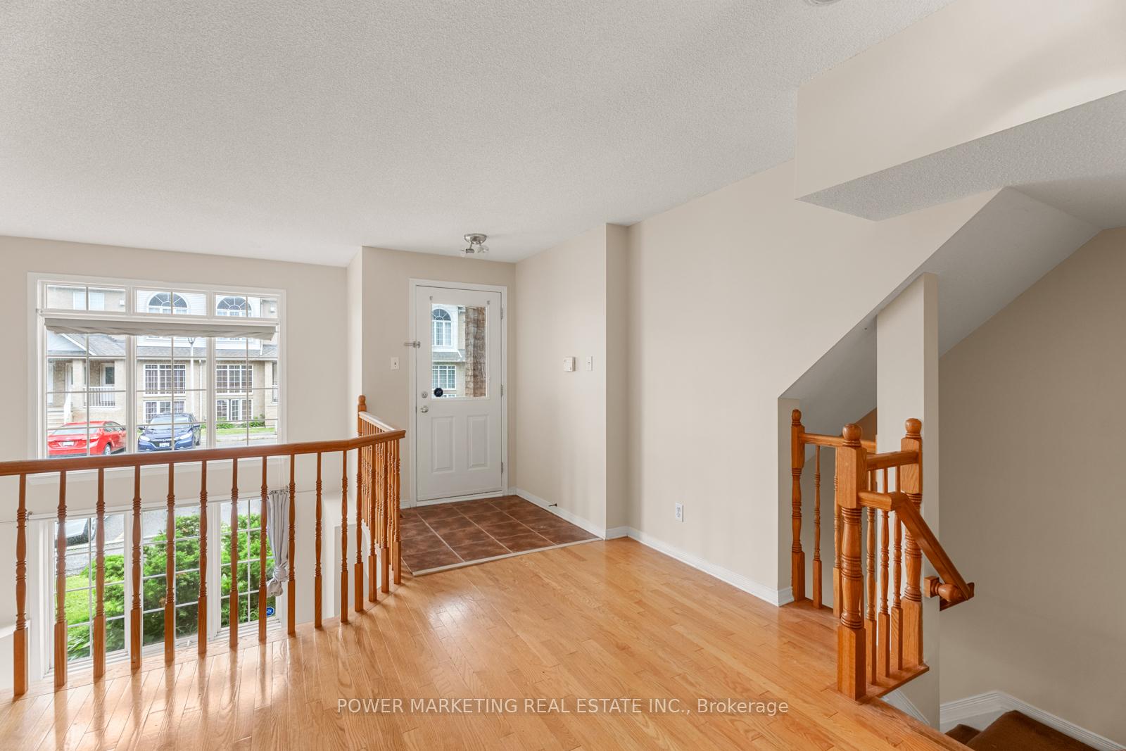Photo 7 of Unit 10, 1701 Blohm Drive, Ottawa, Hunt Club Park — HOMEH