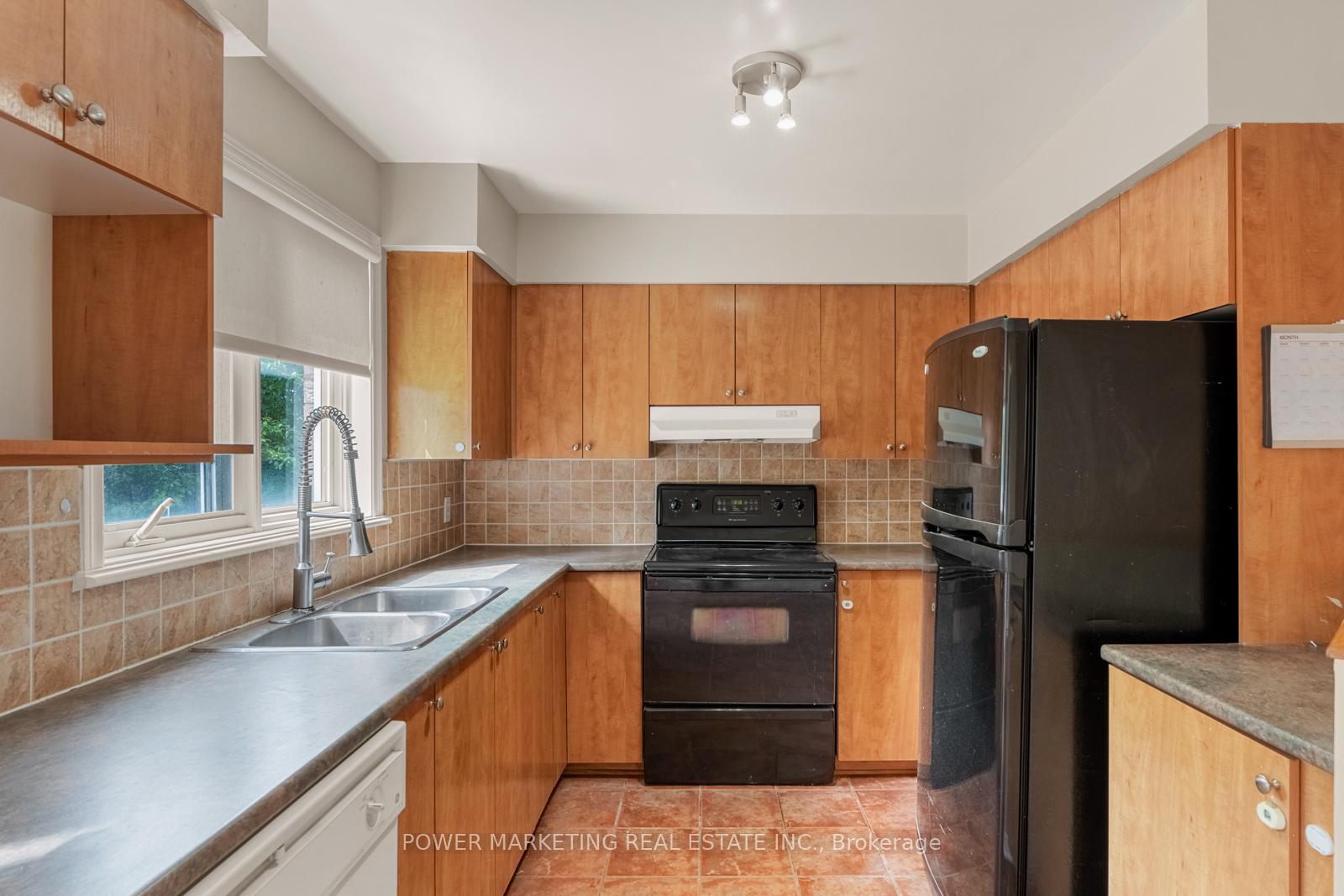 Photo 14 of Unit 10, 1701 Blohm Drive, Ottawa, Hunt Club Park — HOMEH