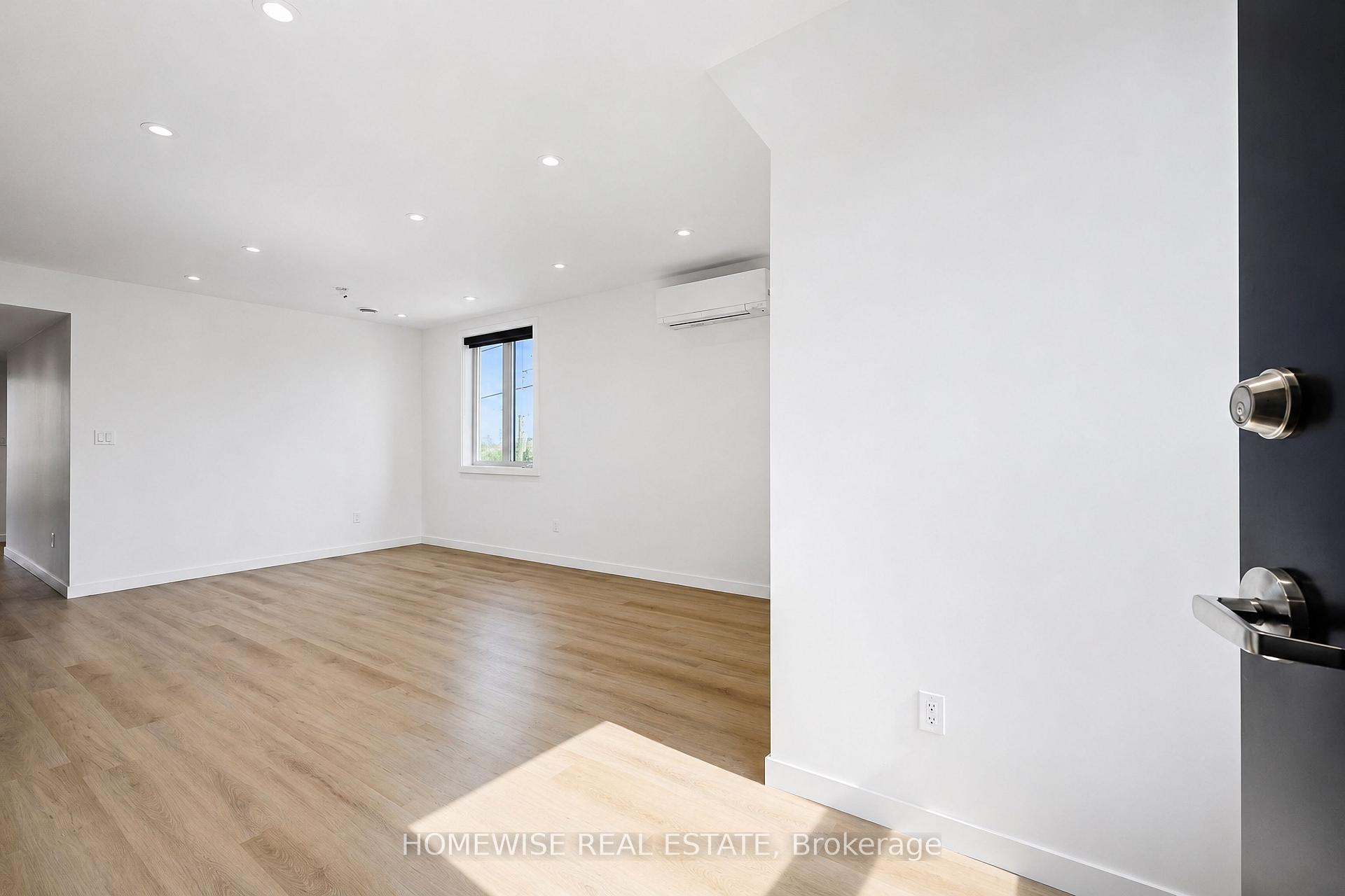 Photo 2 of Unit 2, 25 King High Avenue, North York, Clanton Park — HOMEH