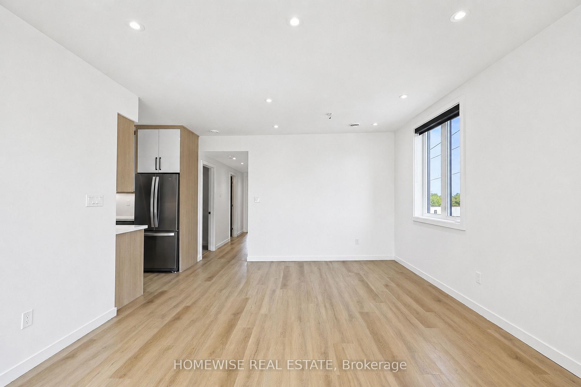 Photo 4 of Unit 2, 25 King High Avenue, North York, Clanton Park — HOMEH