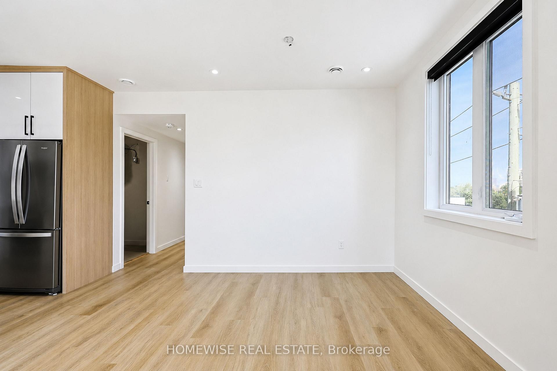 Photo 6 of Unit 2, 25 King High Avenue, North York, Clanton Park — HOMEH
