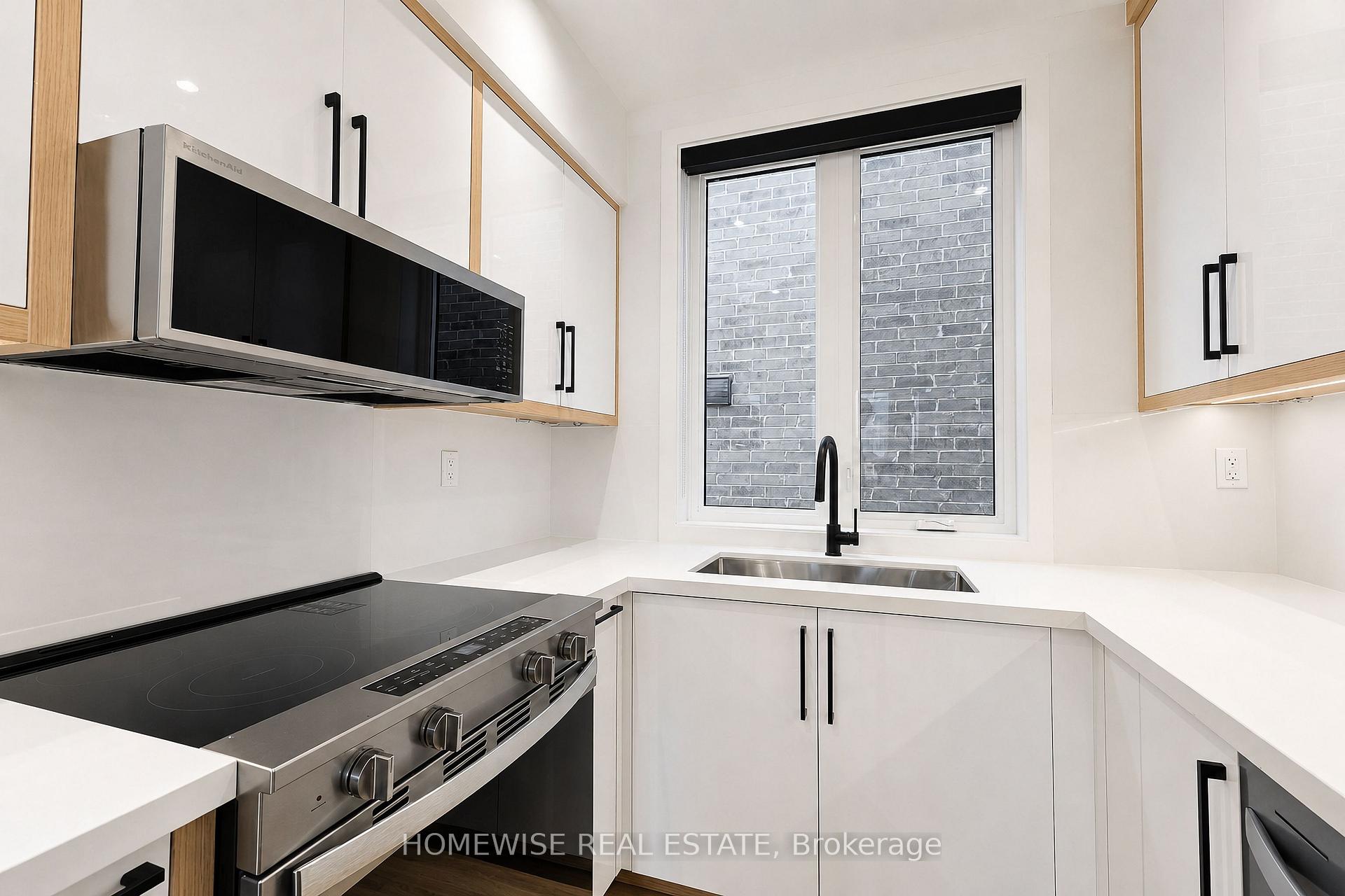 Photo 10 of Unit 2, 25 King High Avenue, North York, Clanton Park — HOMEH