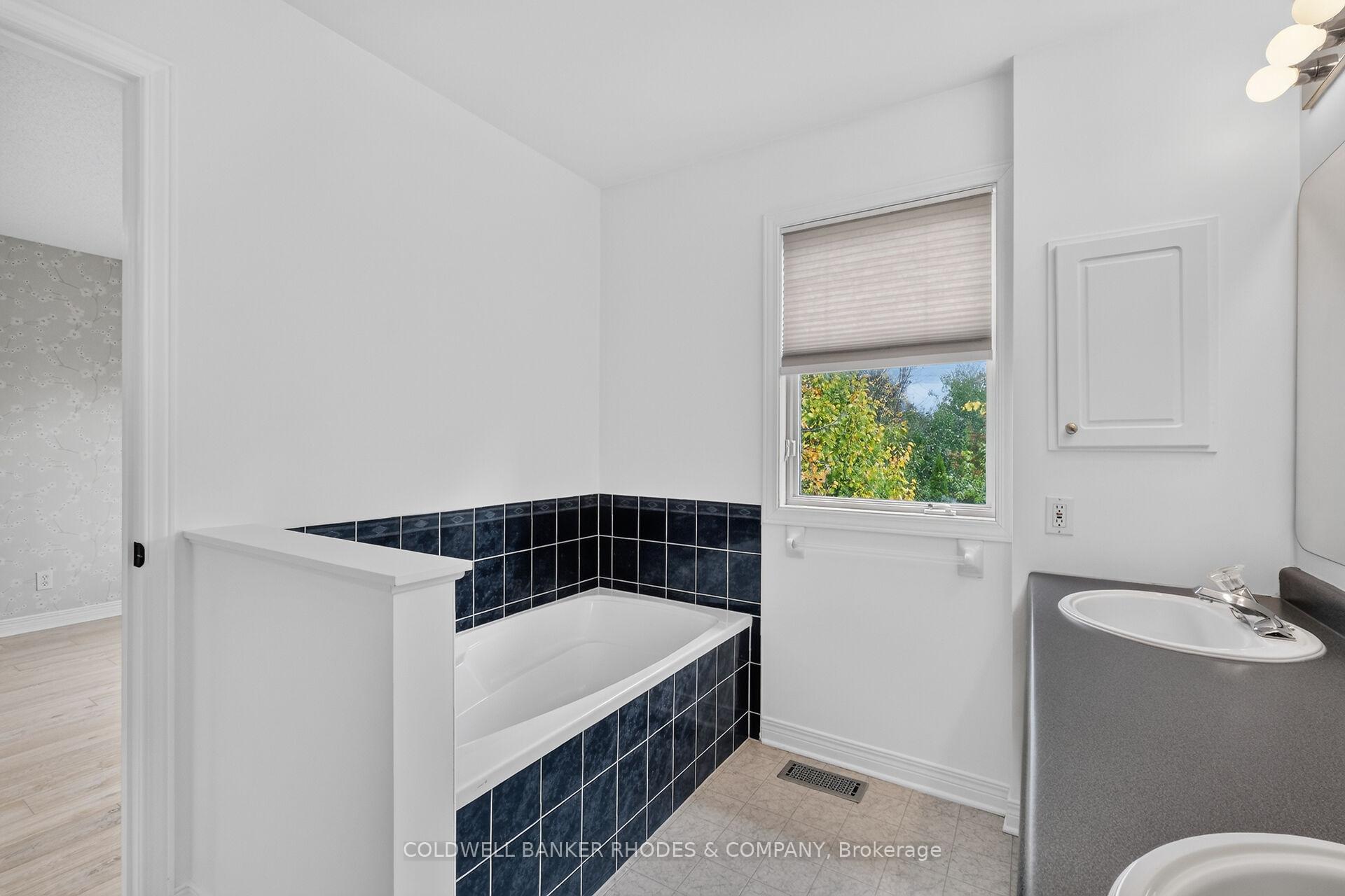 Photo 33 of 62 Sonata Place, Ottawa, Riverview Park — HOMEH
