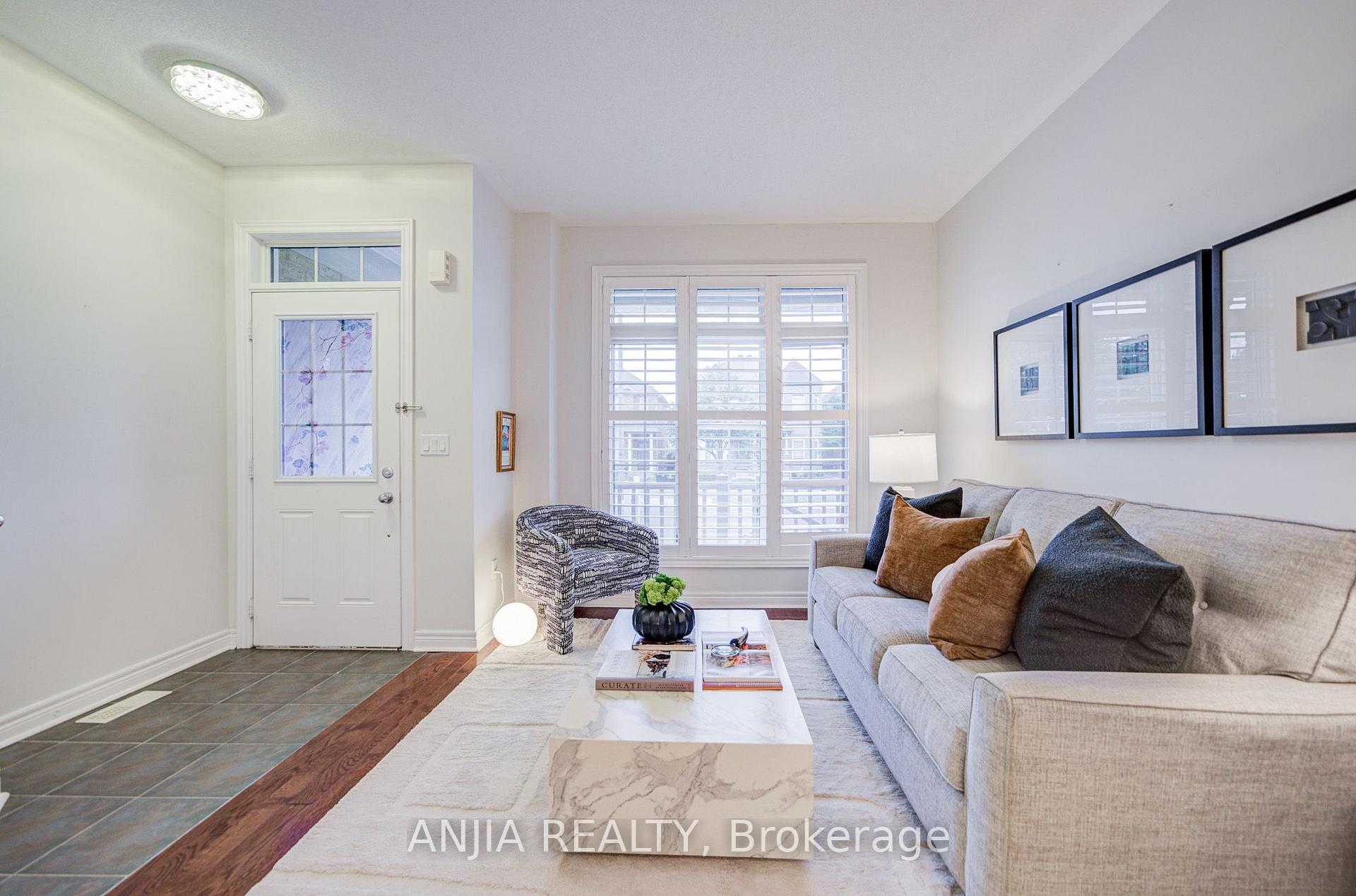 Photo 3 of 2406 Bur Oak Avenue, Markham, Greensborough — HOMEH