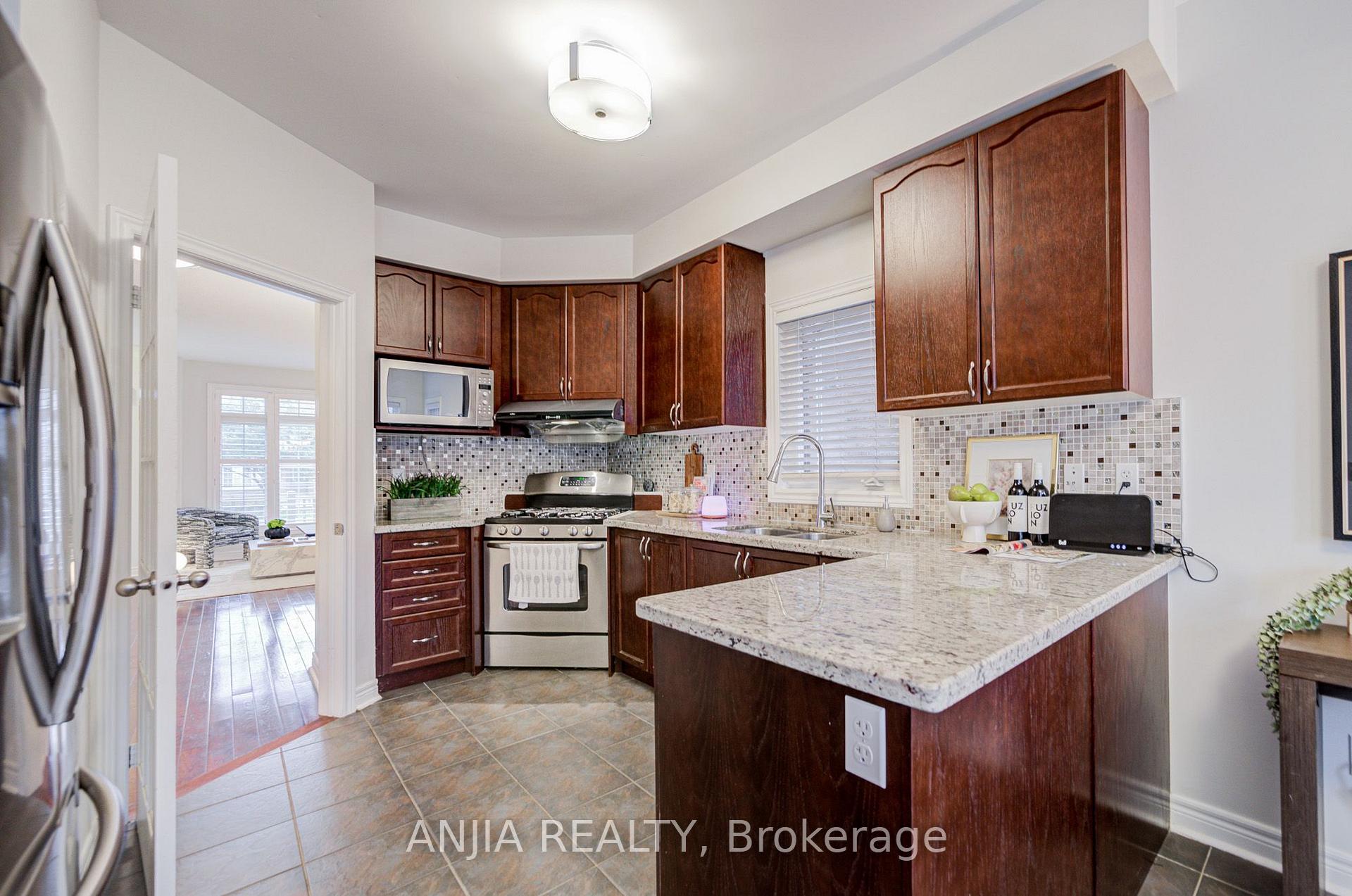 Photo 11 of 2406 Bur Oak Avenue, Markham, Greensborough — HOMEH