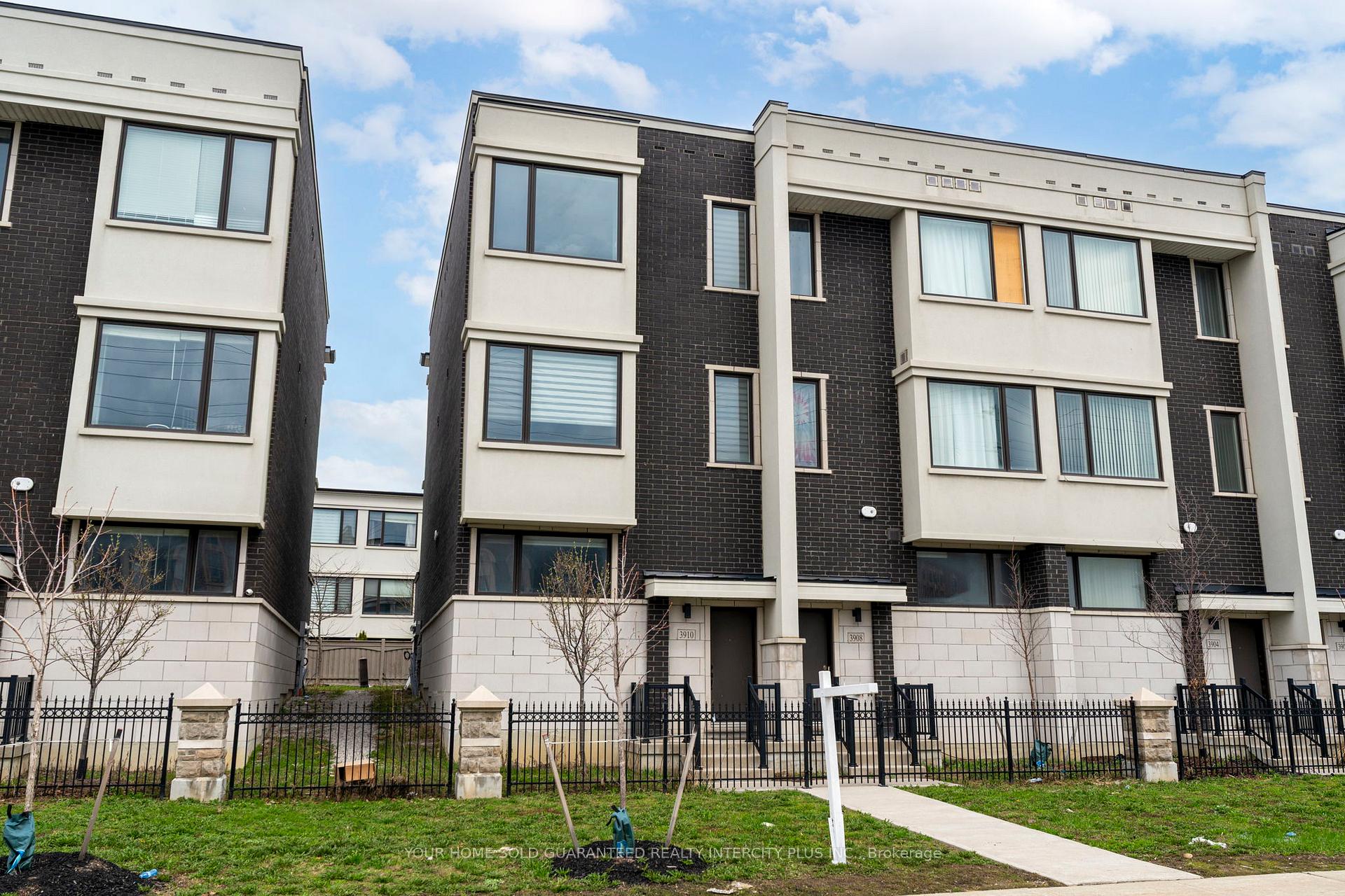 Photo 3 of 3910 Major Mackenzie Drive, Vaughan, Vellore Village — HOMEH