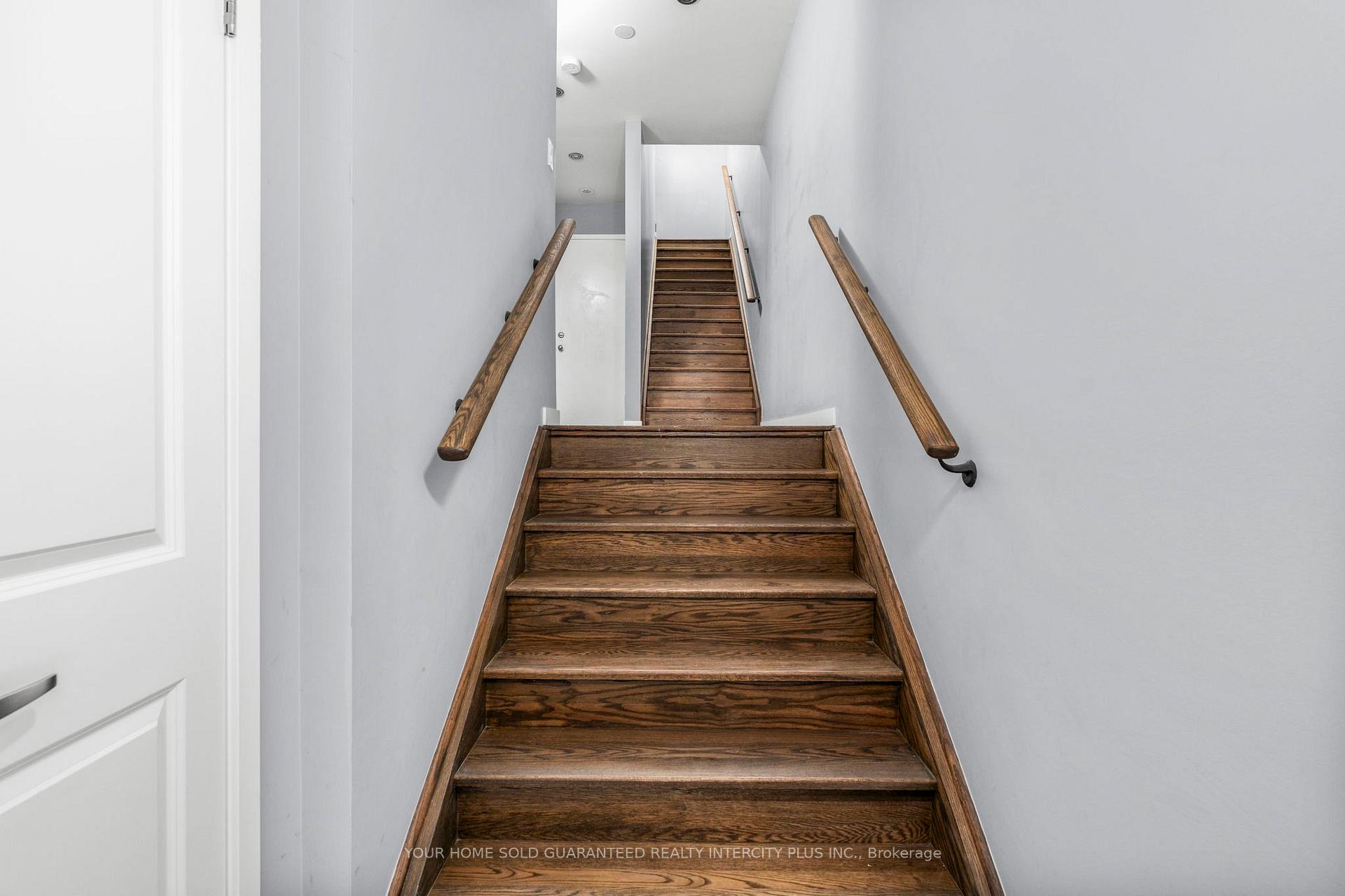 Photo 4 of 3910 Major Mackenzie Drive, Vaughan, Vellore Village — HOMEH