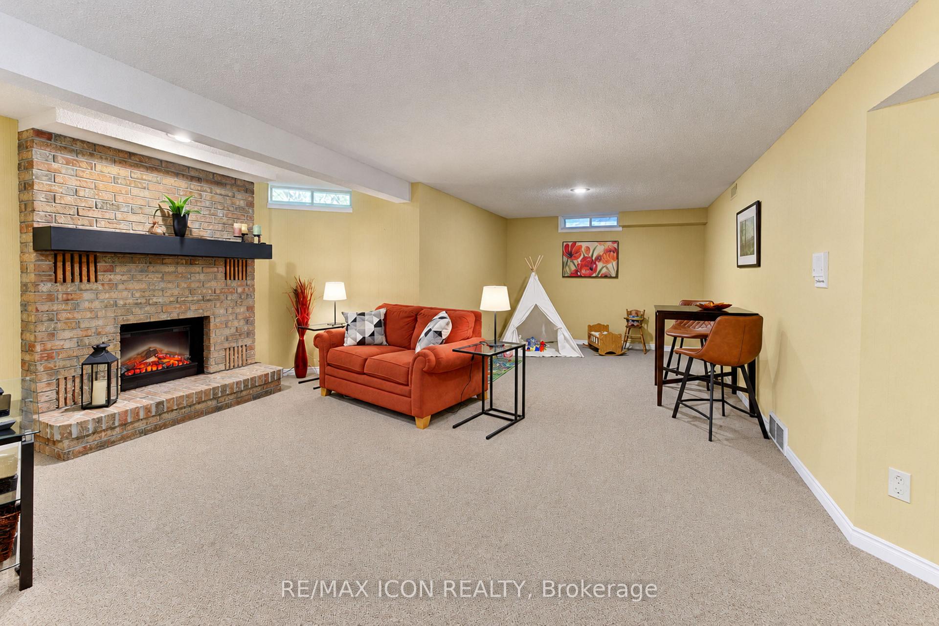 Photo 29 of Unit 3, 406 Craigleith Drive, Waterloo, Upper Beechwood — HOMEH