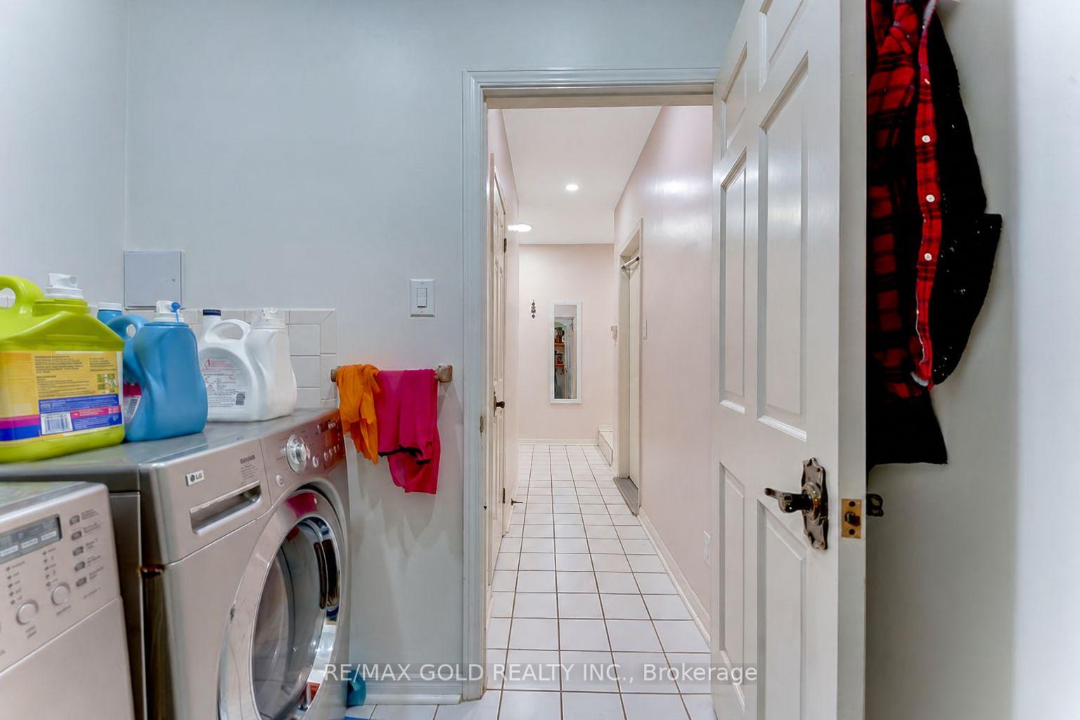 Photo 8 of 2047 Hamilton Road, London, South U — HOMEH