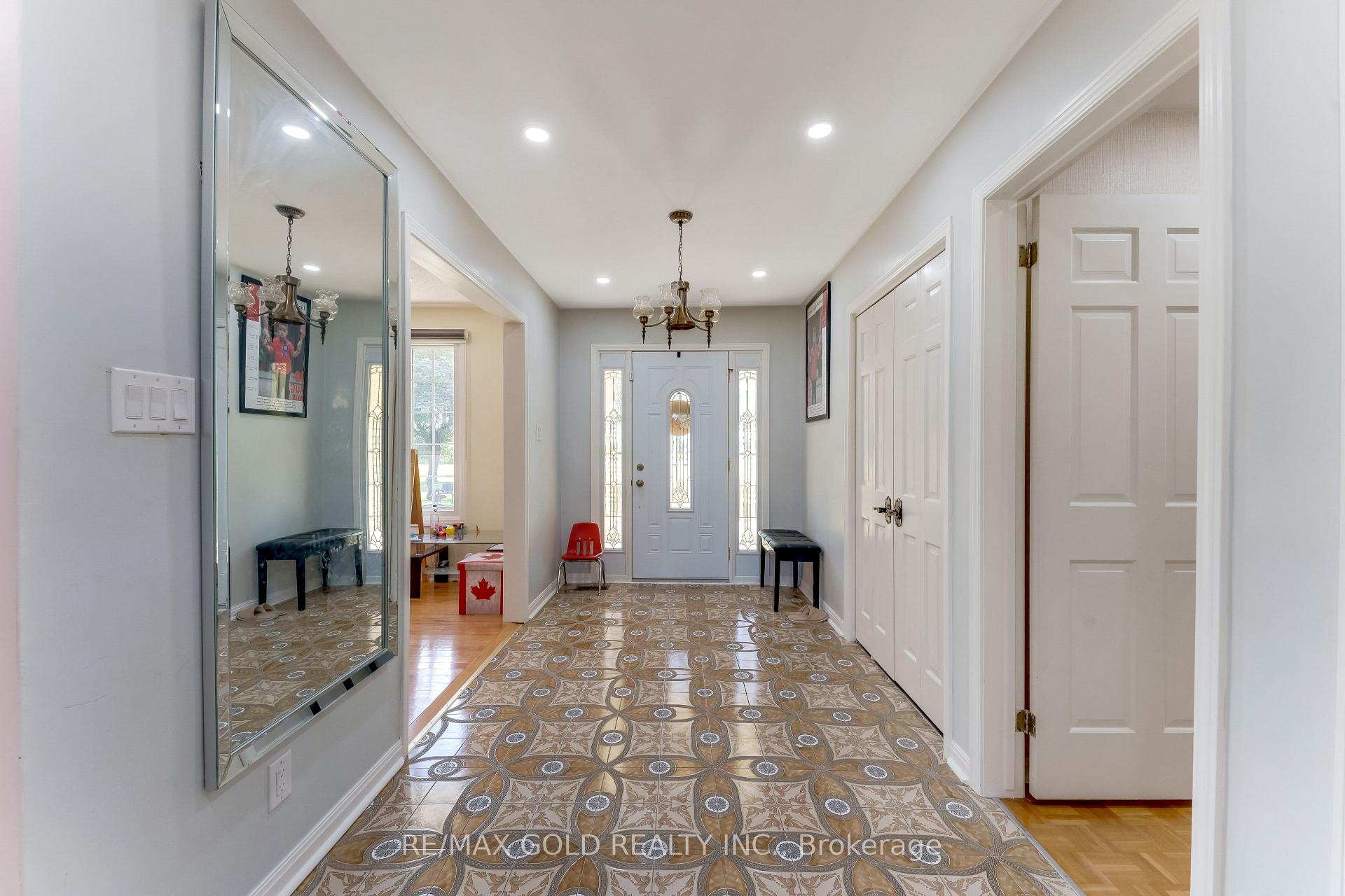 Photo 16 of 2047 Hamilton Road, London, South U — HOMEH