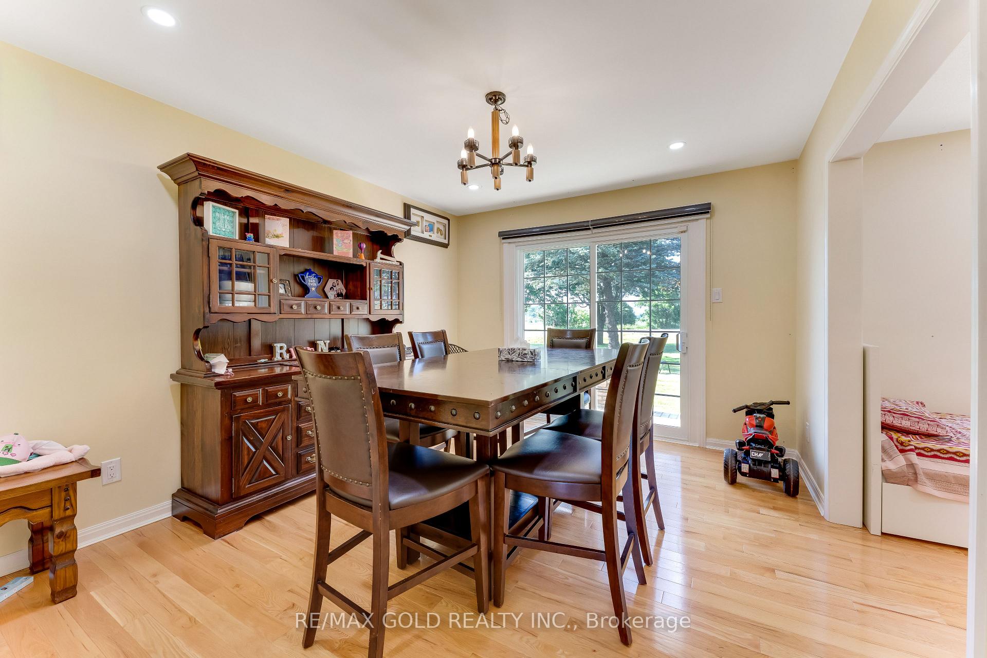 Photo 21 of 2047 Hamilton Road, London, South U — HOMEH