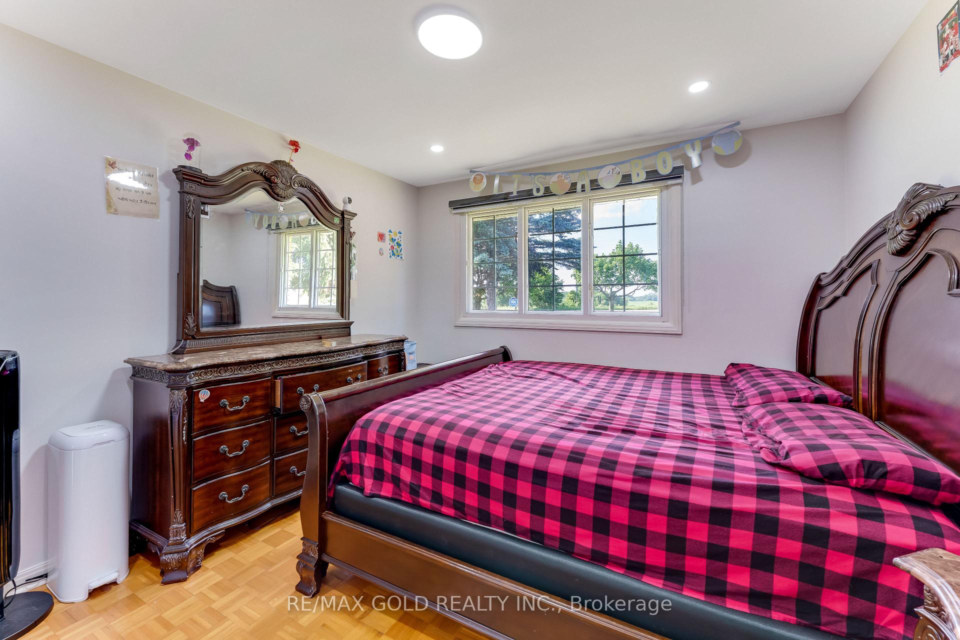 Photo 27 of 2047 Hamilton Road, London, South U — HOMEH