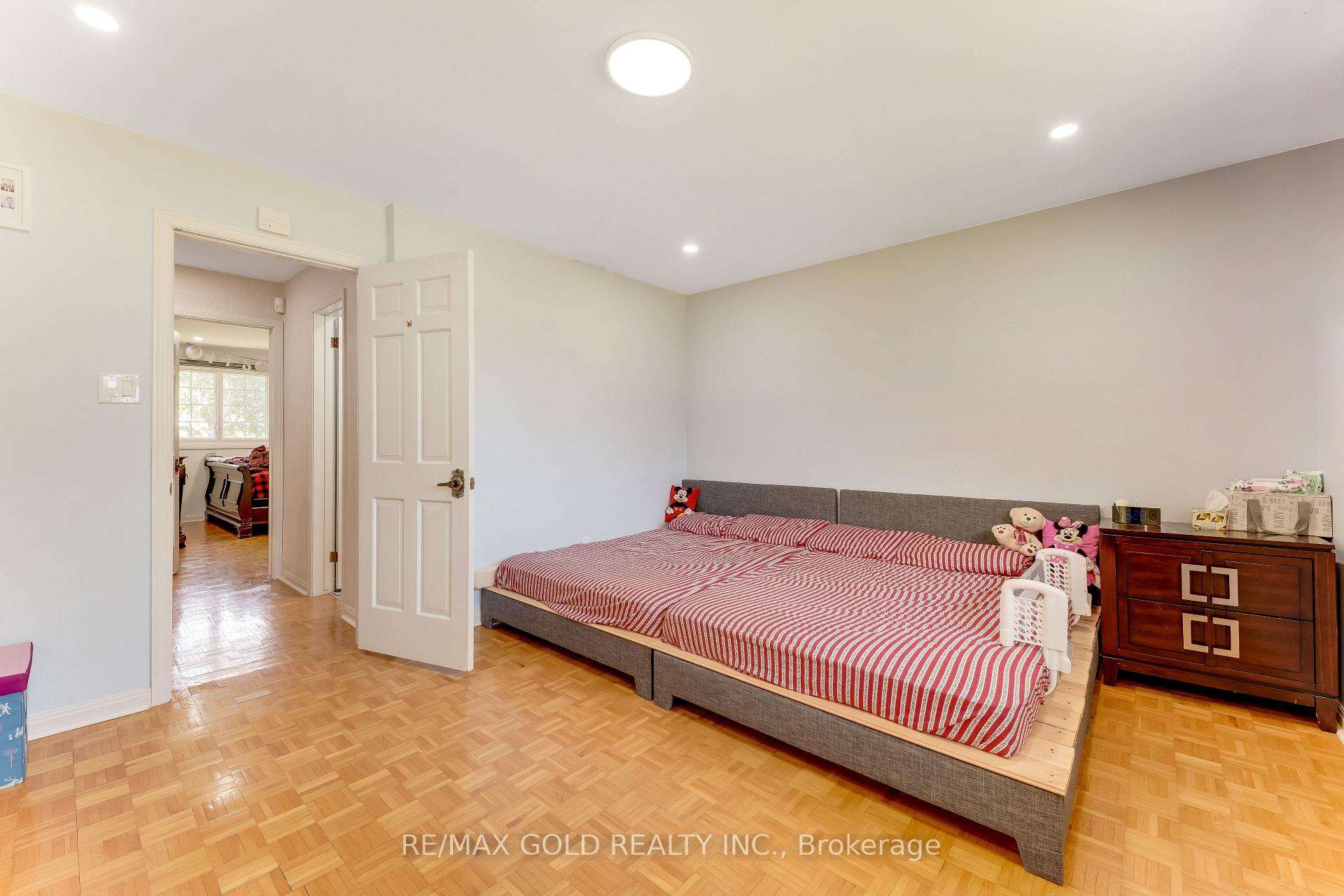Photo 31 of 2047 Hamilton Road, London, South U — HOMEH