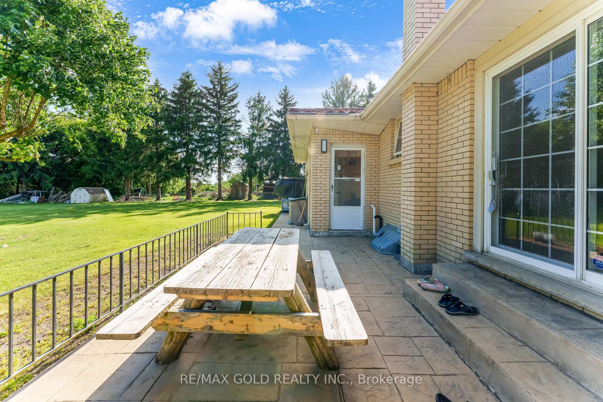 Photo 39 of 2047 Hamilton Road, London, South U — HOMEH