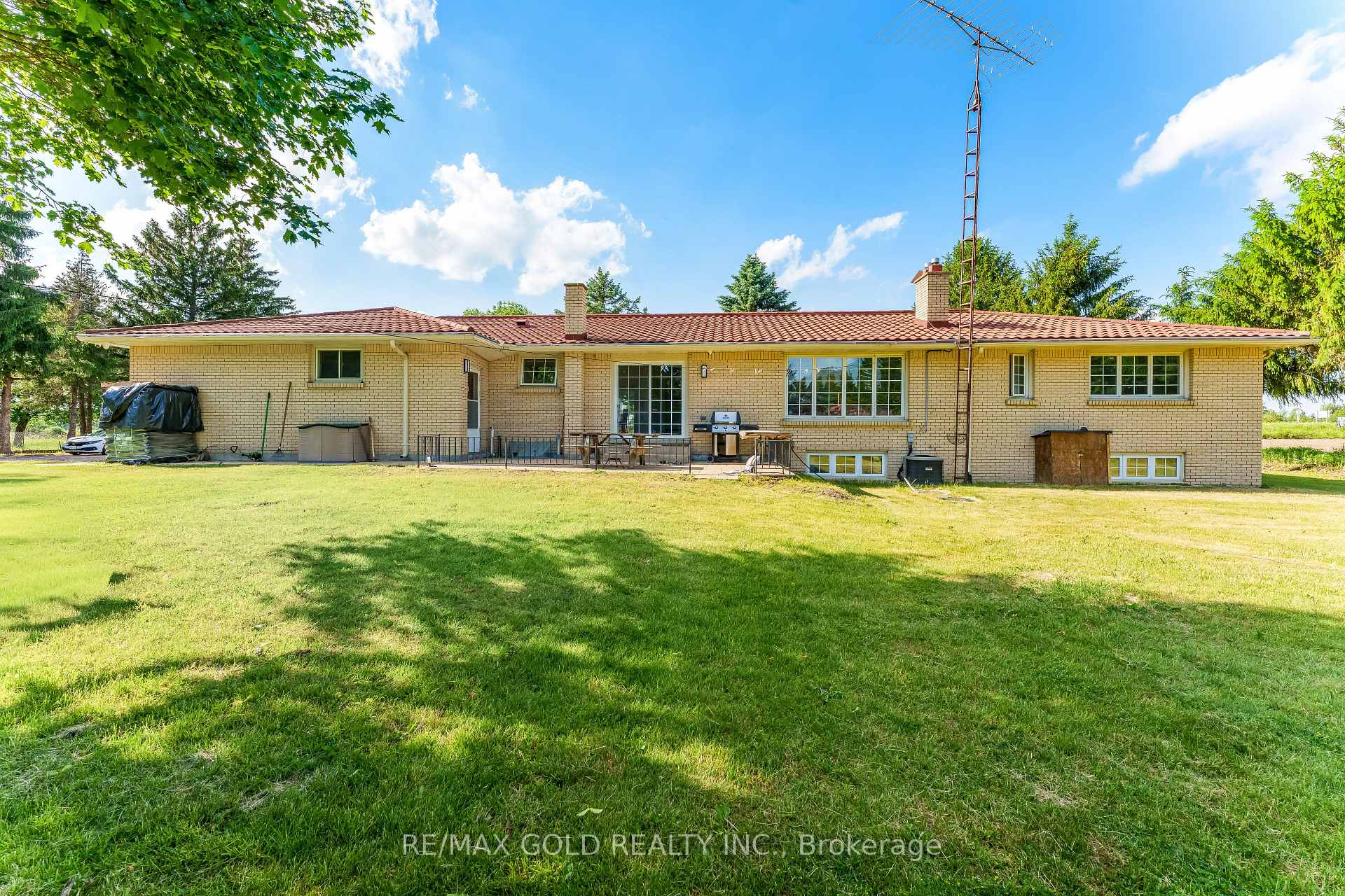 Photo 43 of 2047 Hamilton Road, London, South U — HOMEH