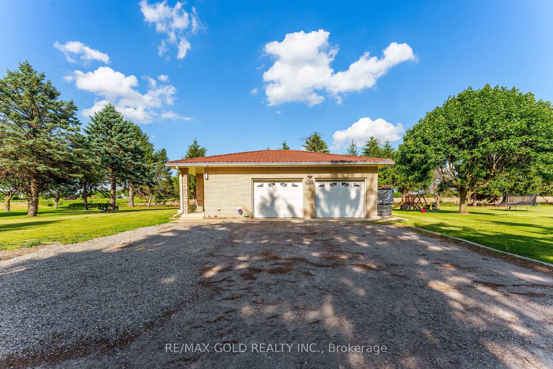 Photo 46 of 2047 Hamilton Road, London, South U — HOMEH