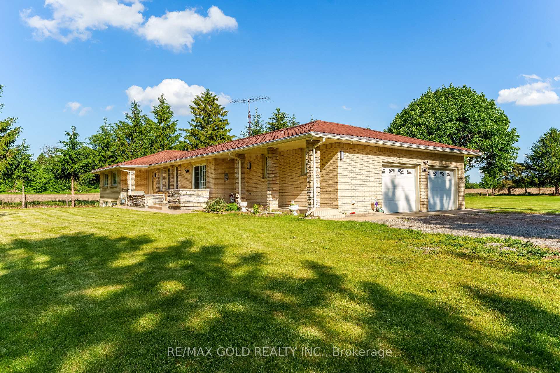 Photo 48 of 2047 Hamilton Road, London, South U — HOMEH