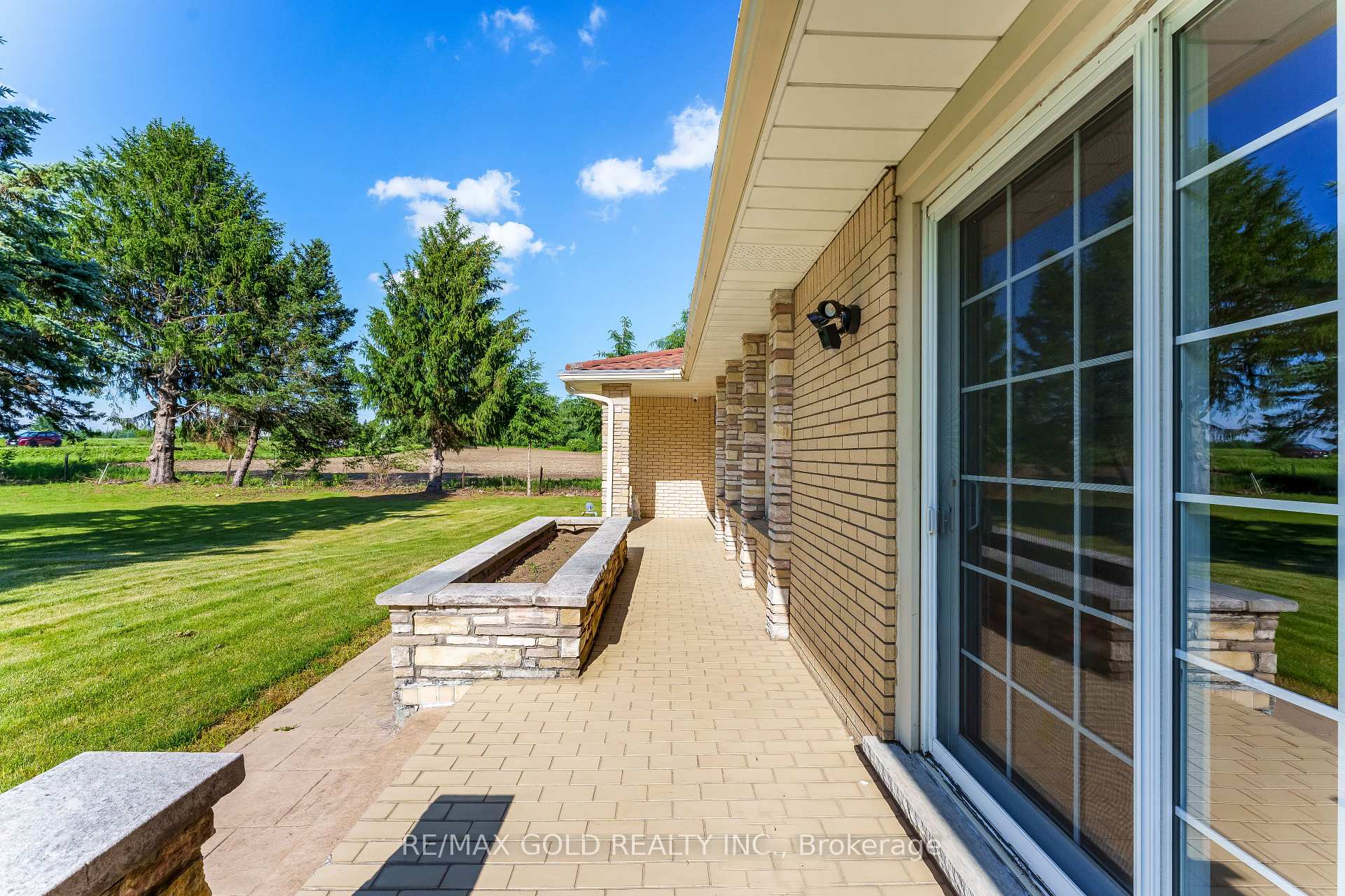 Photo 49 of 2047 Hamilton Road, London, South U — HOMEH