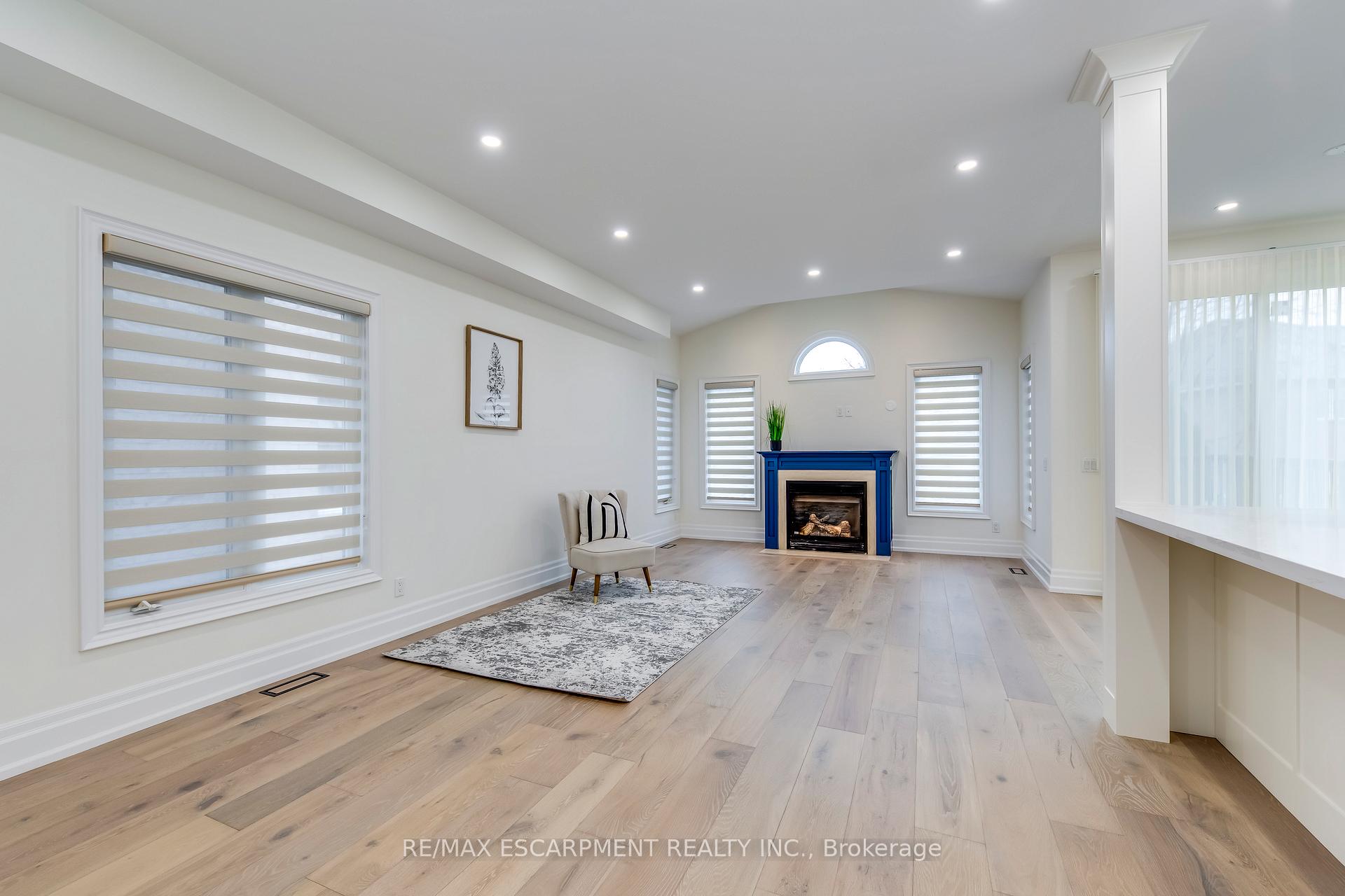 Photo 5 of 2364 Hilda Drive, Oakville, Joshua Creek — HOMEH