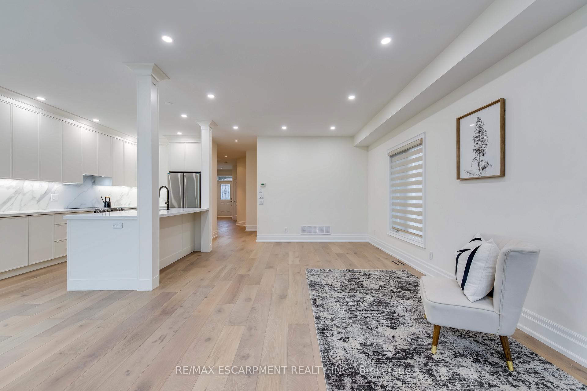 Photo 9 of 2364 Hilda Drive, Oakville, Joshua Creek — HOMEH