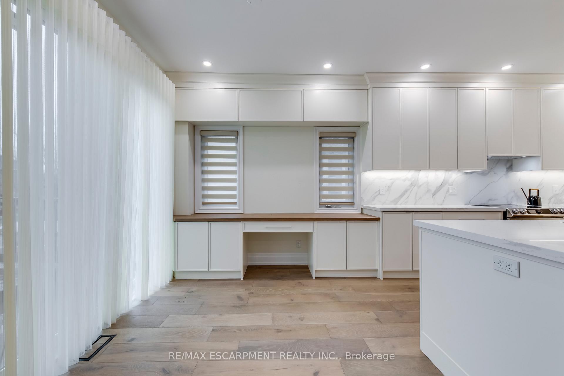 Photo 12 of 2364 Hilda Drive, Oakville, Joshua Creek — HOMEH