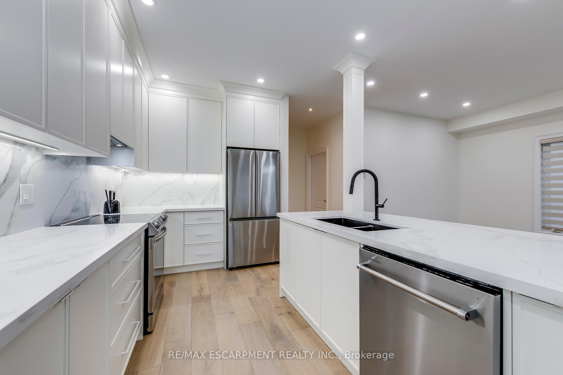 Photo 14 of 2364 Hilda Drive, Oakville, Joshua Creek — HOMEH