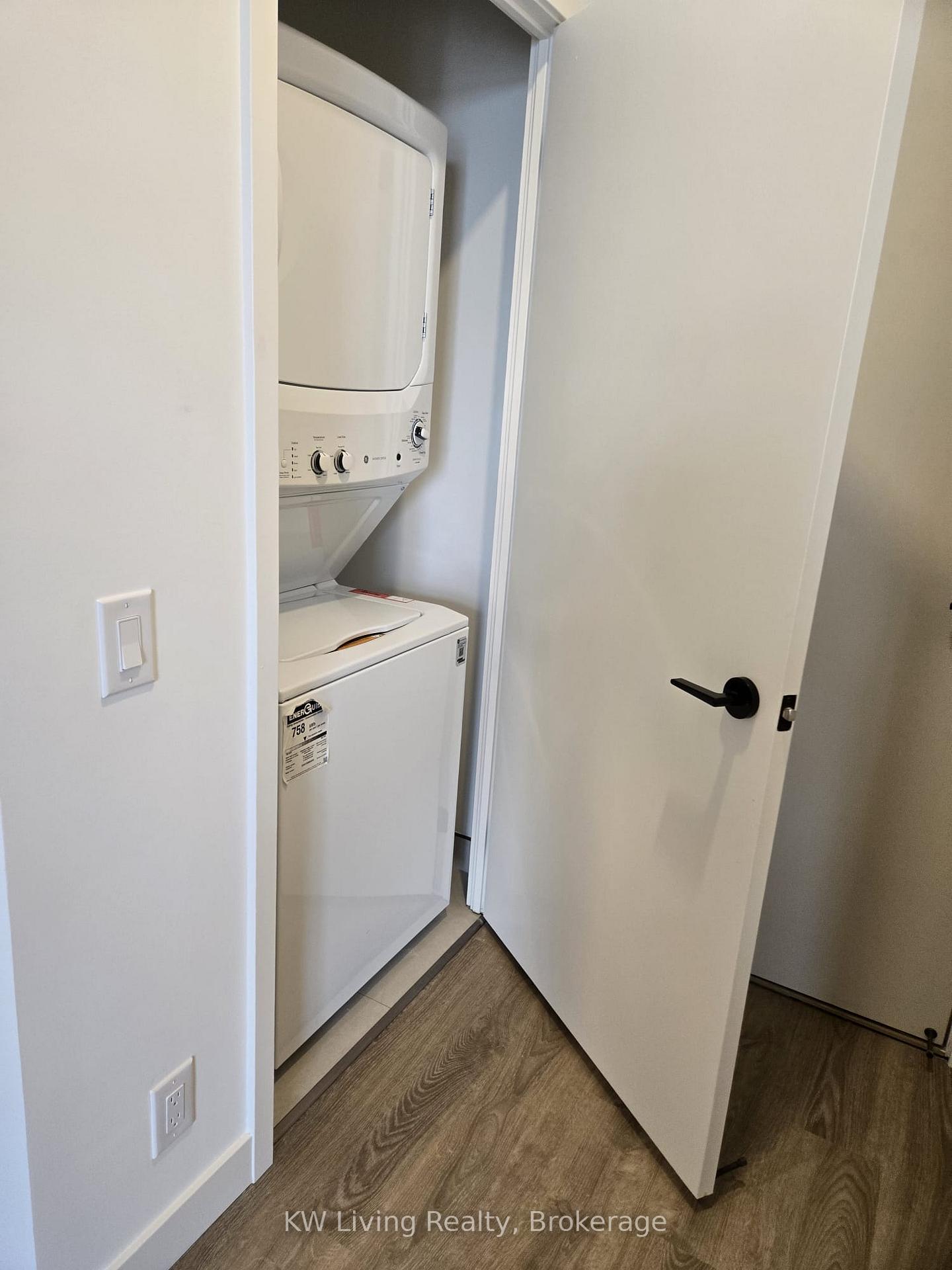 Photo 12 of Unit 1608, 1050 Eastern Avenue, Toronto, Greenwood-Coxwell — HOMEH