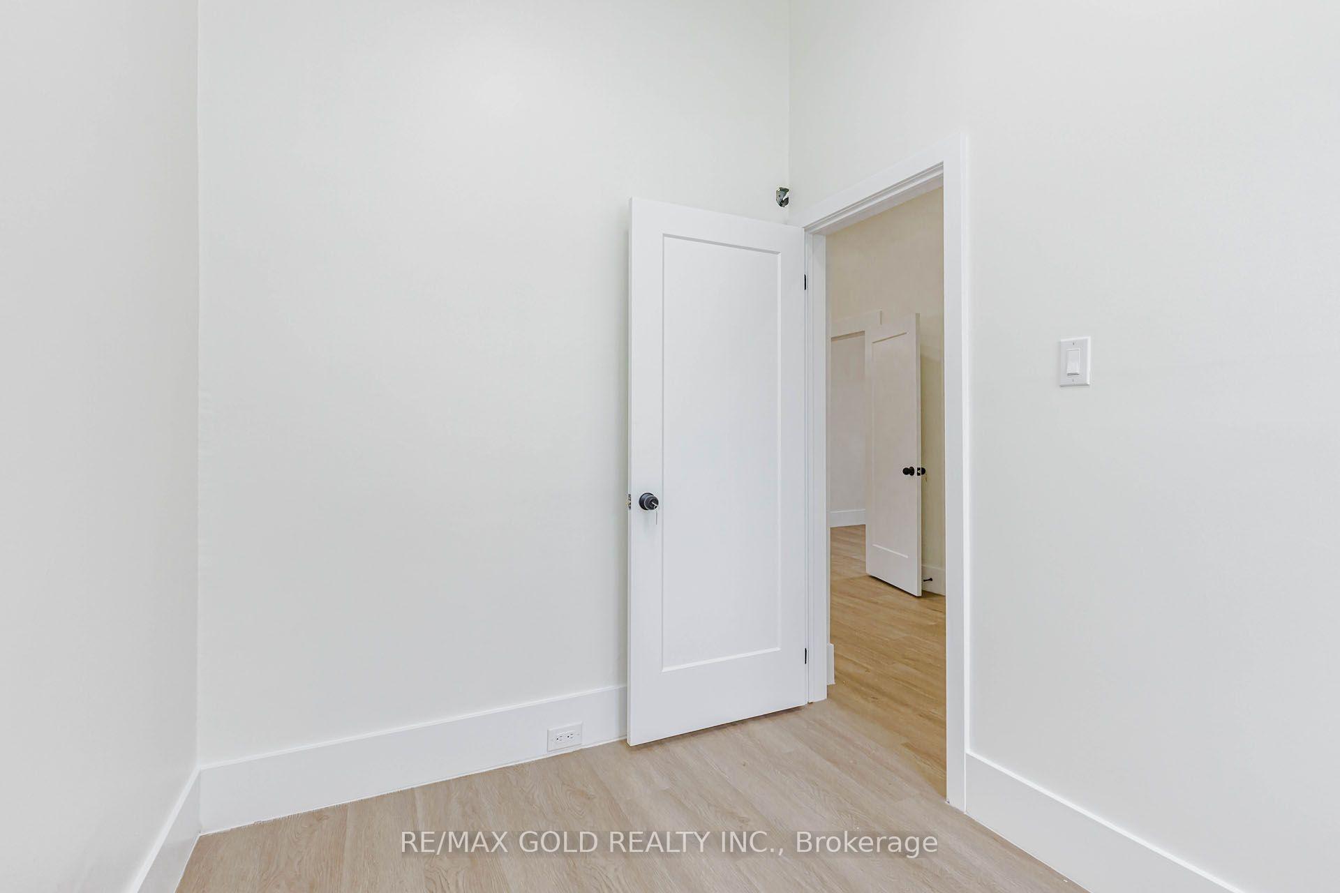 Photo 26 of 108 Norfolk Avenue, Cambridge, Elgin Park/Coronation — HOMEH