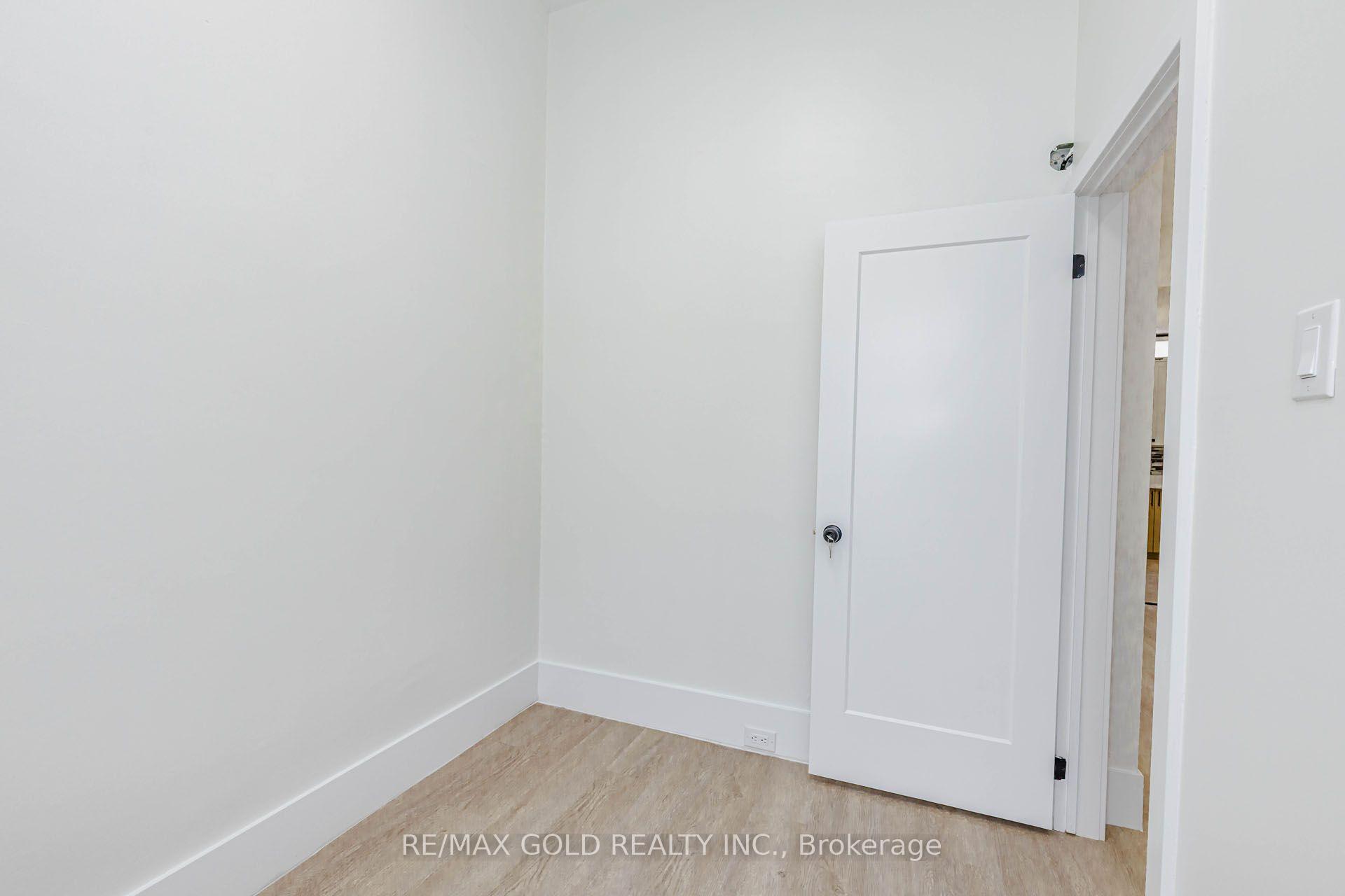 Photo 27 of 108 Norfolk Avenue, Cambridge, Elgin Park/Coronation — HOMEH