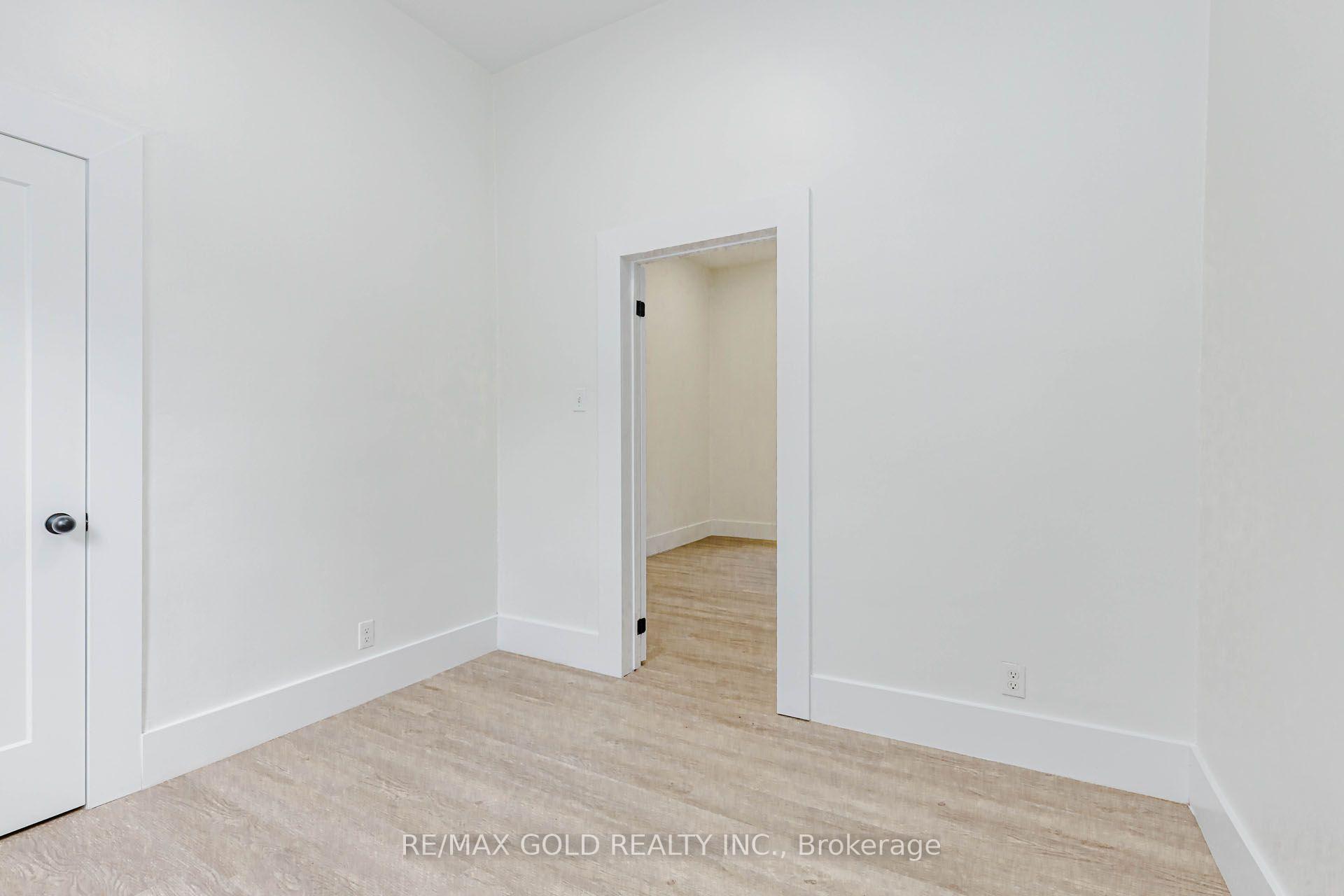 Photo 33 of 108 Norfolk Avenue, Cambridge, Elgin Park/Coronation — HOMEH
