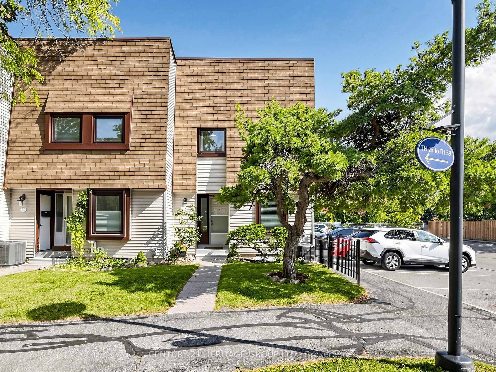 Photo 2 of Unit 25, 189 Springhead Gardens, Richmond Hill, North Richvale — HOMEH