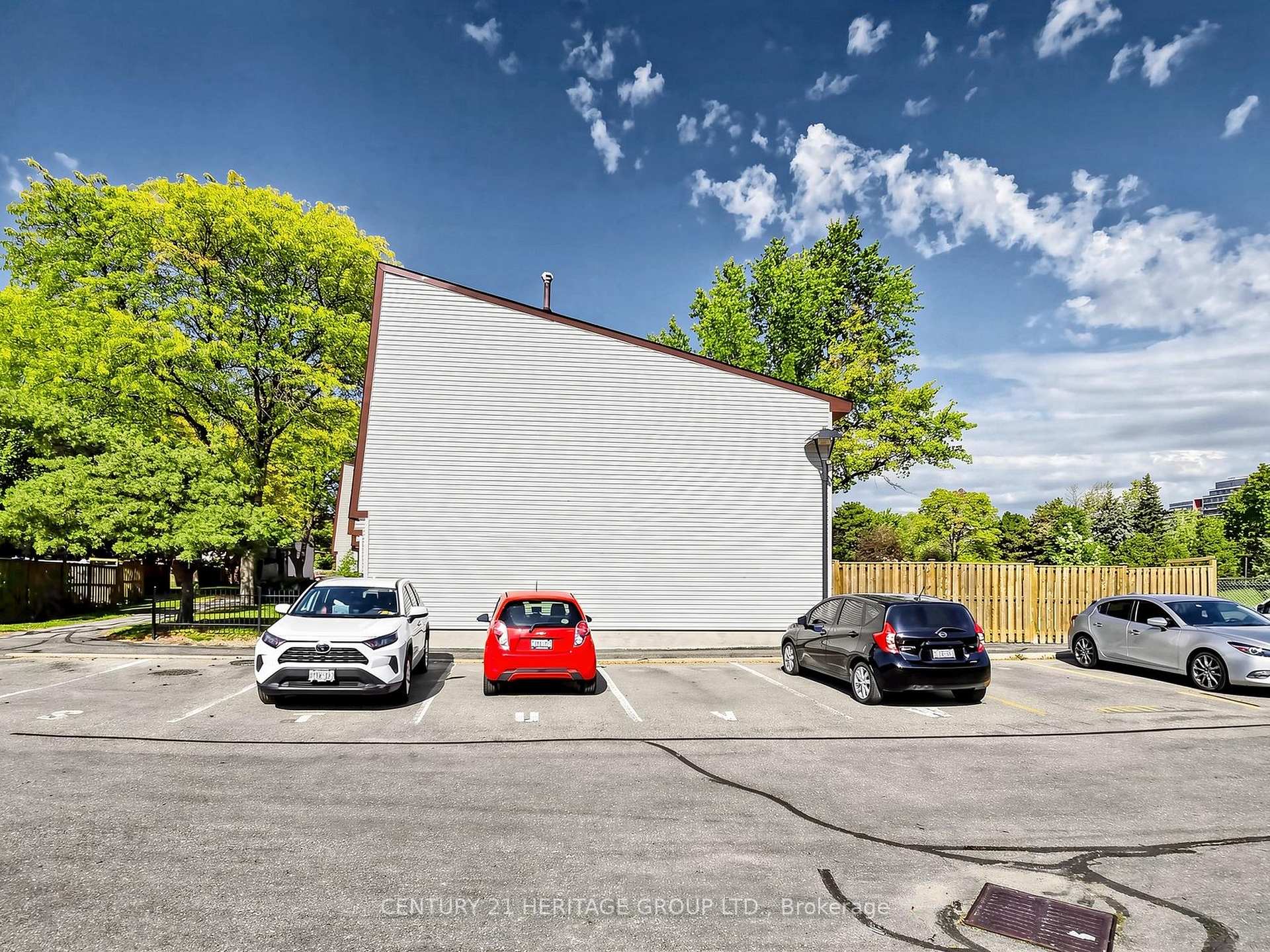 Photo 25 of Unit 25, 189 Springhead Gardens, Richmond Hill, North Richvale — HOMEH