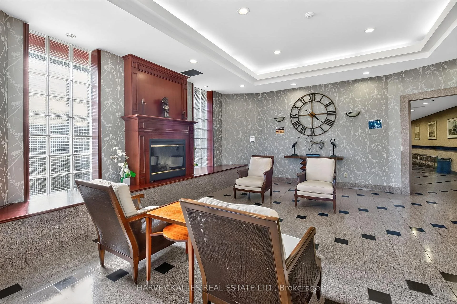 Photo 6 of Unit PH4, 3605 Kariya Drive, Mississauga, City Centre — HOMEH