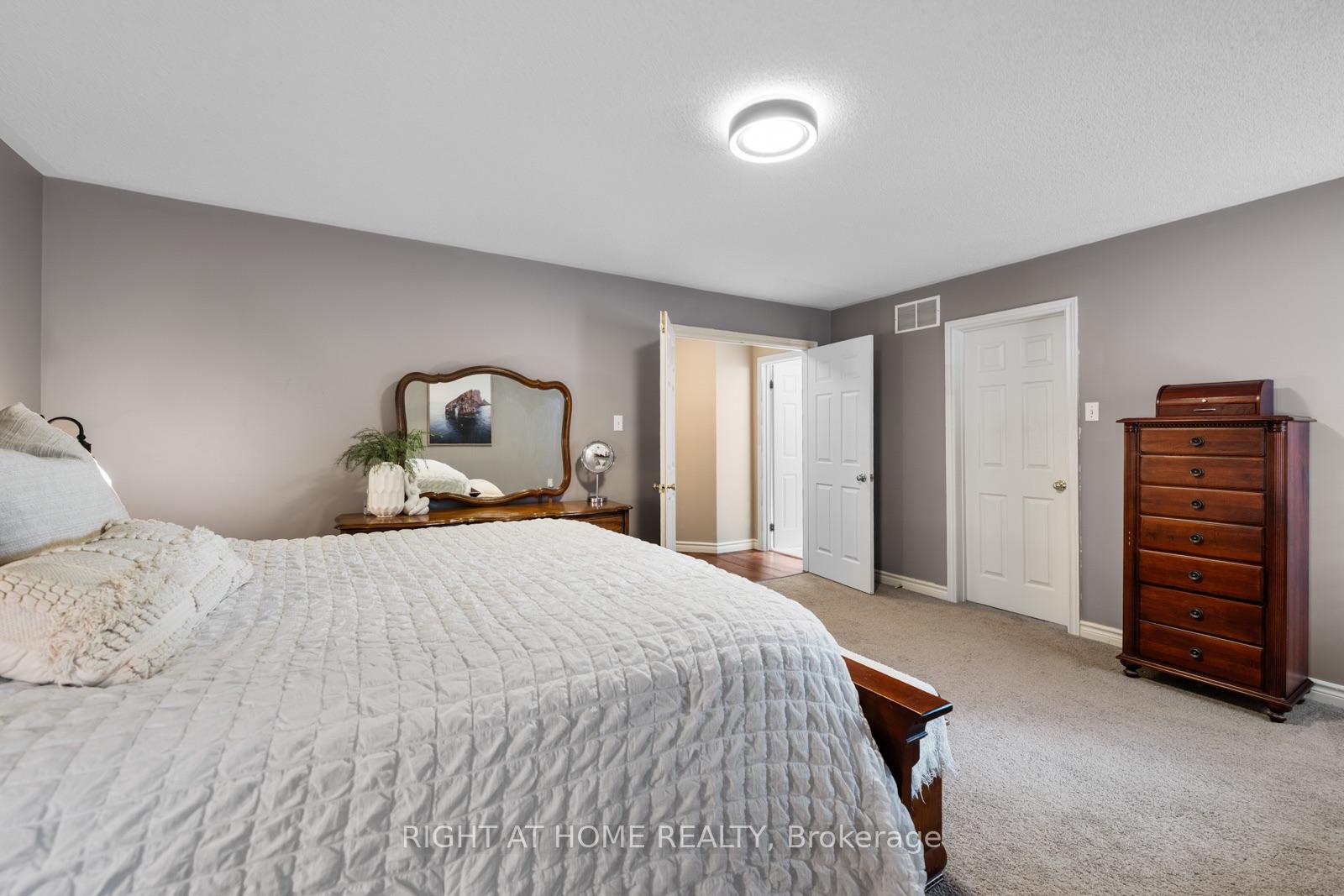 Photo 21 of 5954 Hemingway Road, Mississauga, Central Erin Mills — HOMEH