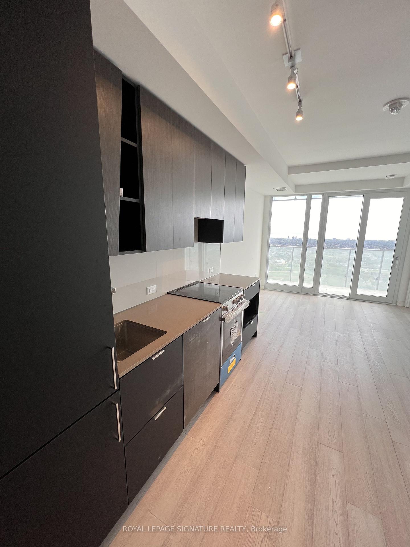 Photo 8 of Unit 4208, 3883 Quartz Road, Mississauga, City Centre — HOMEH
