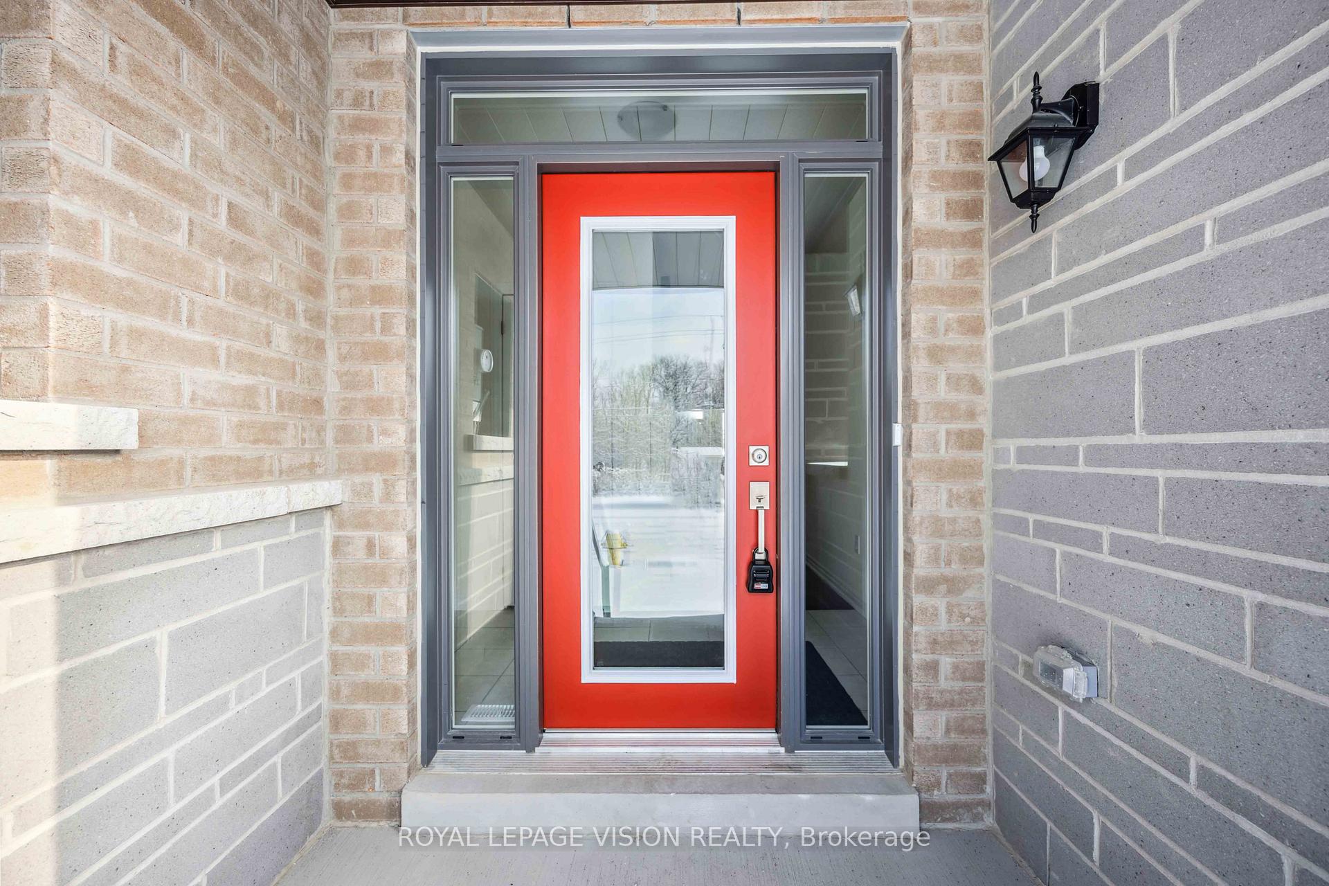 Photo 4 of 48 Mountainside Crescent, Whitby, Rolling Acres — HOMEH