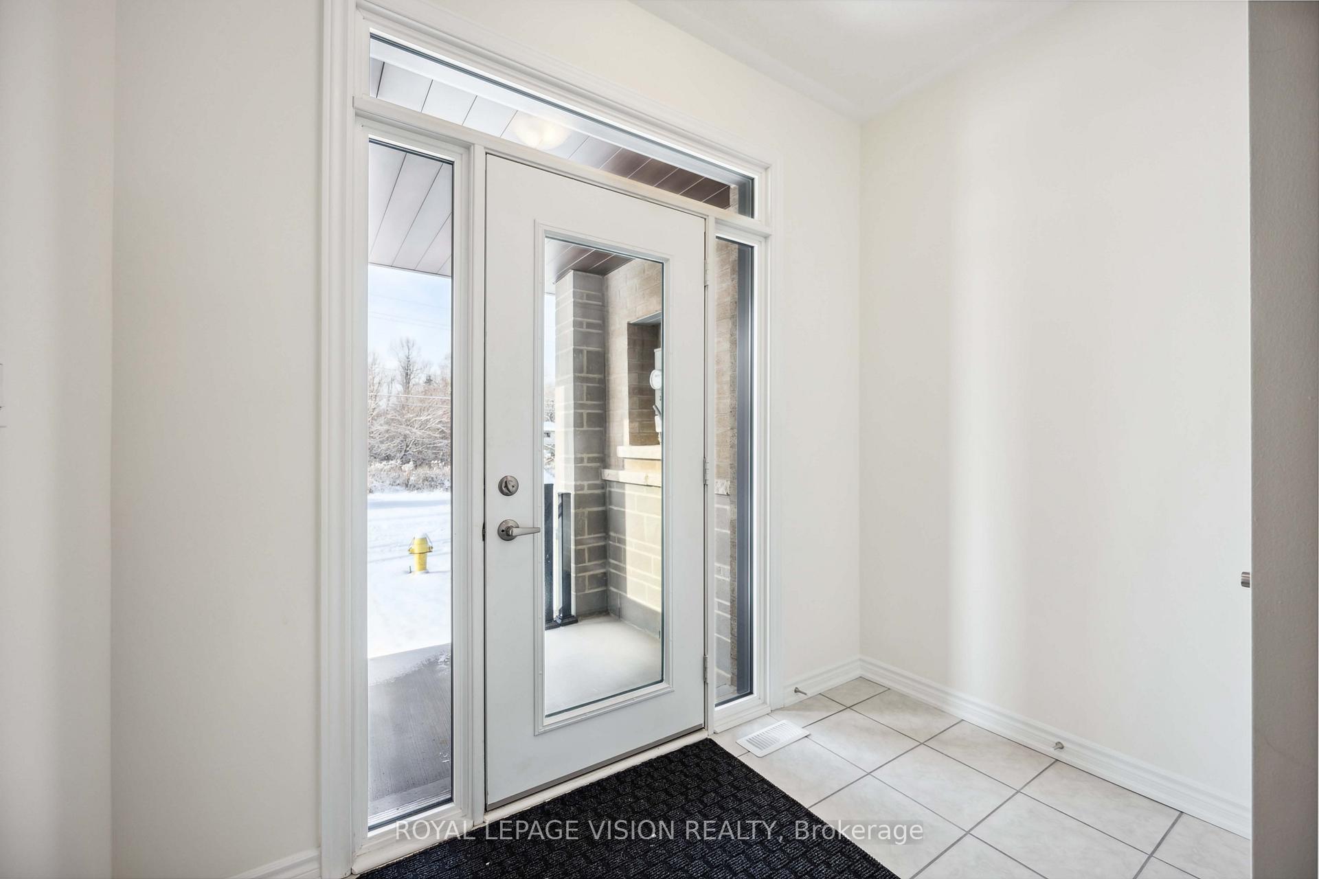 Photo 5 of 48 Mountainside Crescent, Whitby, Rolling Acres — HOMEH