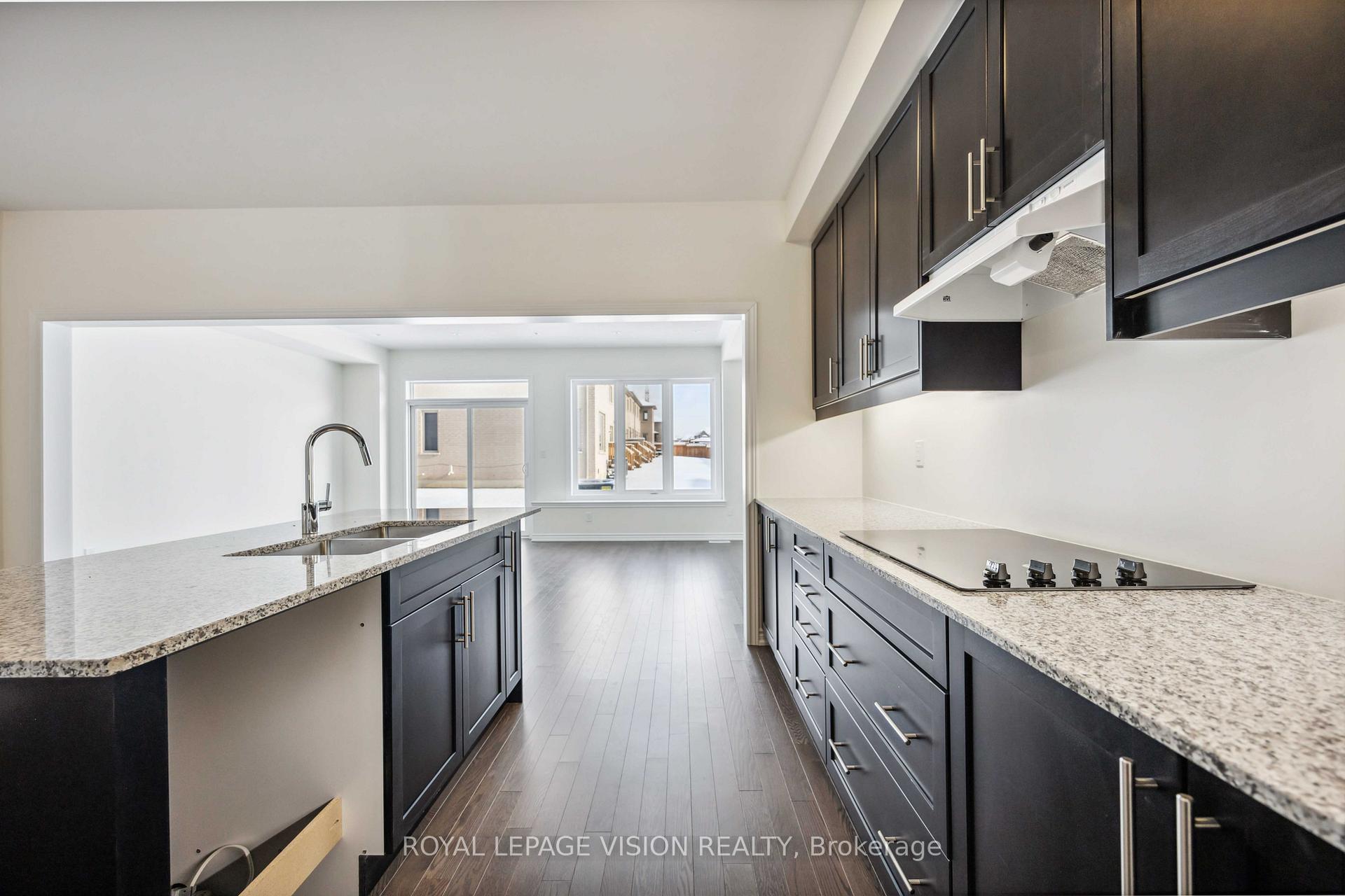 Photo 10 of 48 Mountainside Crescent, Whitby, Rolling Acres — HOMEH
