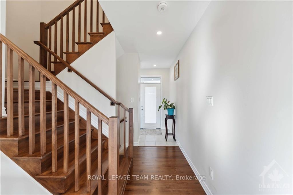 Photo 6 of 4118 Obsidian Street, Ottawa, Barrhaven - Half Moon Bay — HOMEH