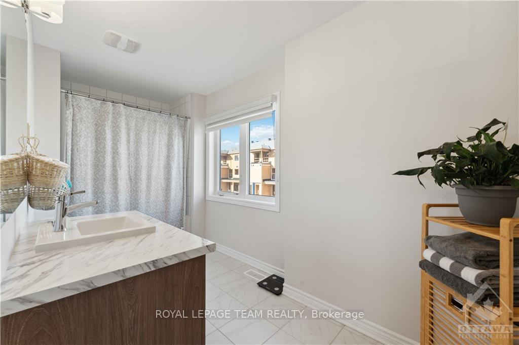 Photo 19 of 4118 Obsidian Street, Ottawa, Barrhaven - Half Moon Bay — HOMEH