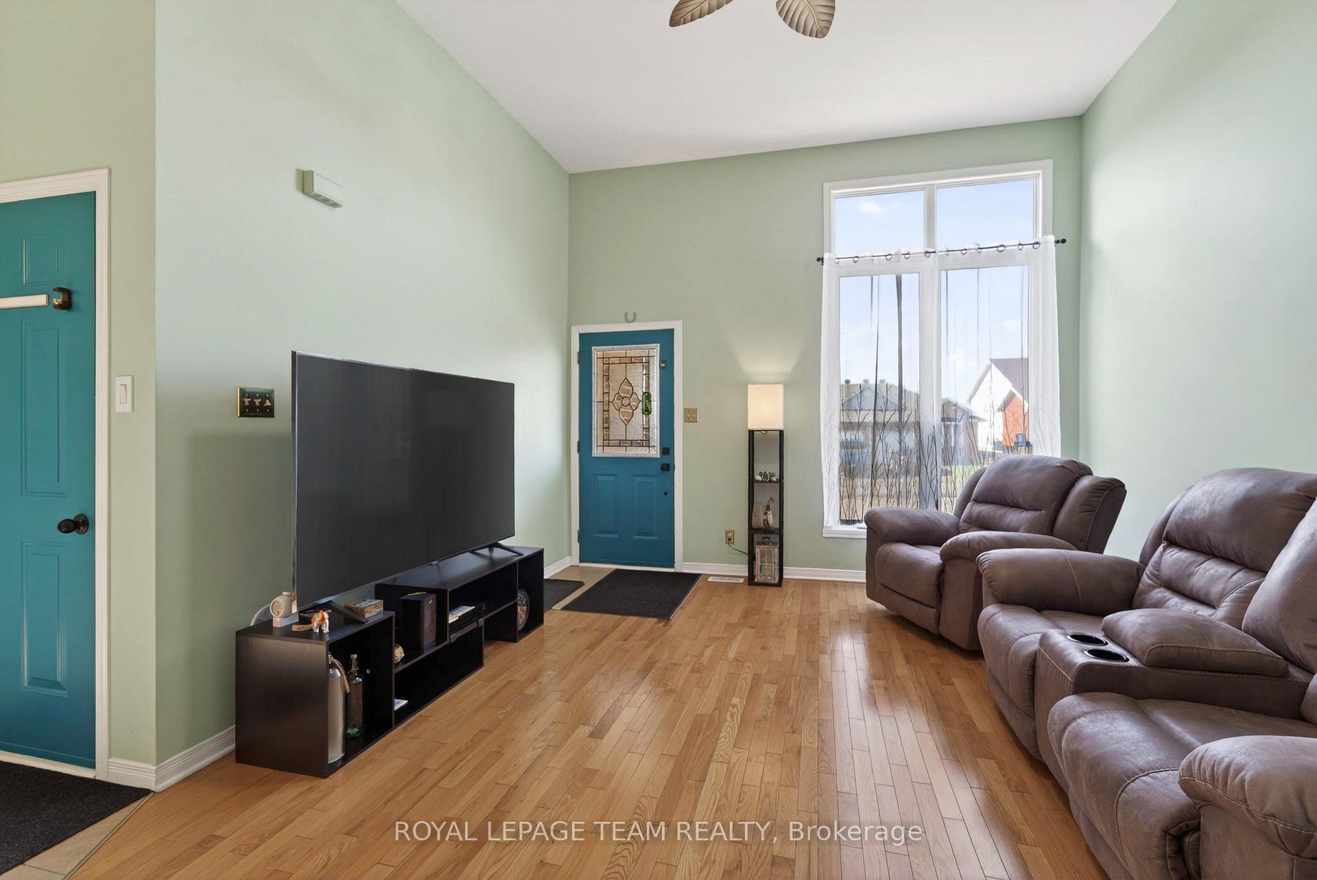 Photo 5 of 106 Hemlock Crescent, Cornwall, Cornwall — HOMEH