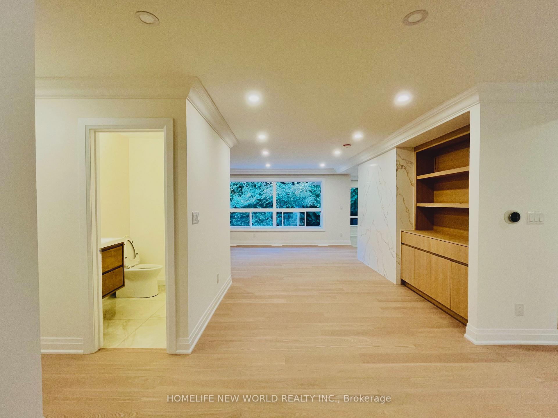 Photo 4 of 14 Rollscourt Drive, North York, St. Andrew-Windfields — HOMEH