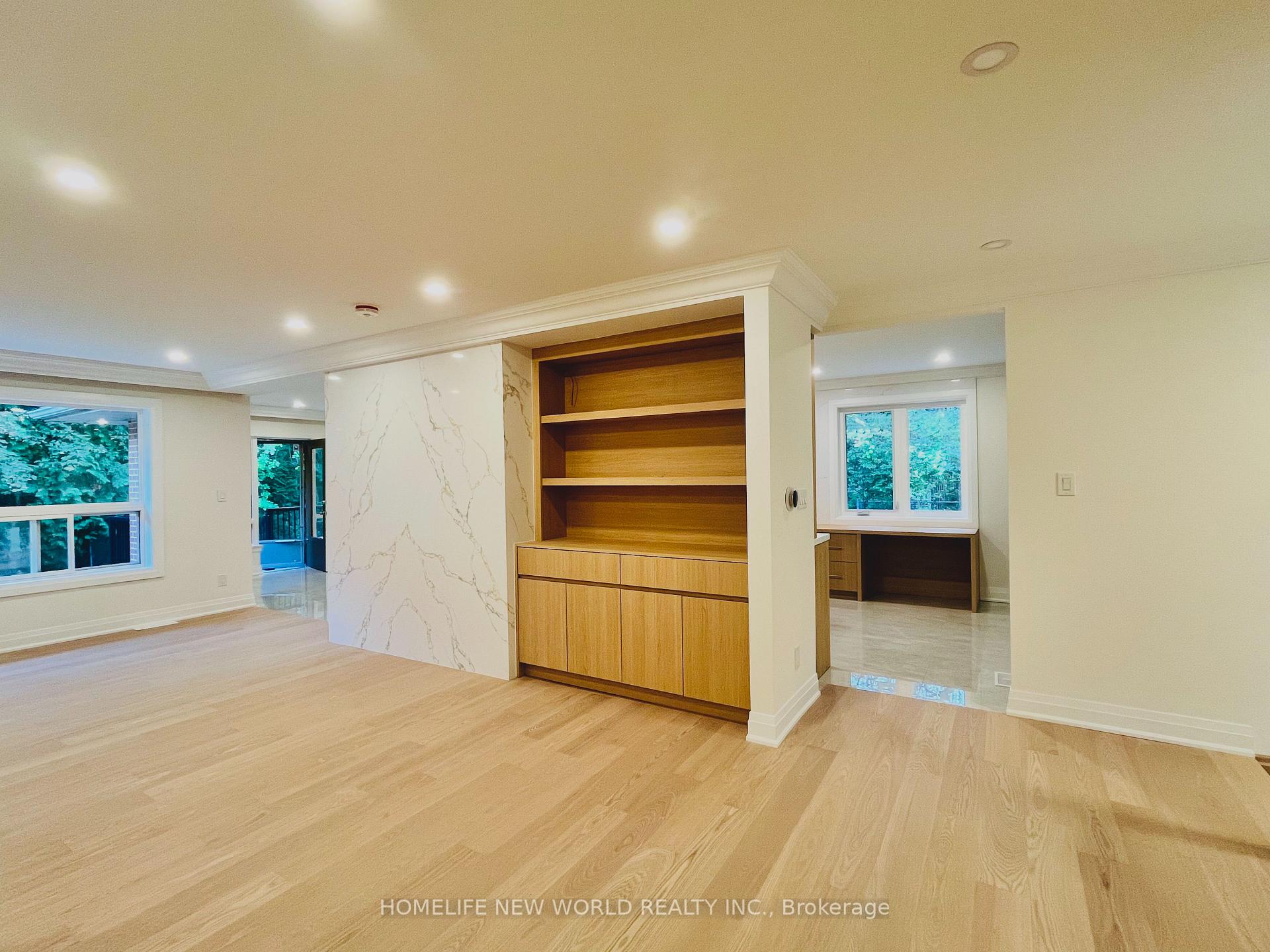 Photo 5 of 14 Rollscourt Drive, North York, St. Andrew-Windfields — HOMEH